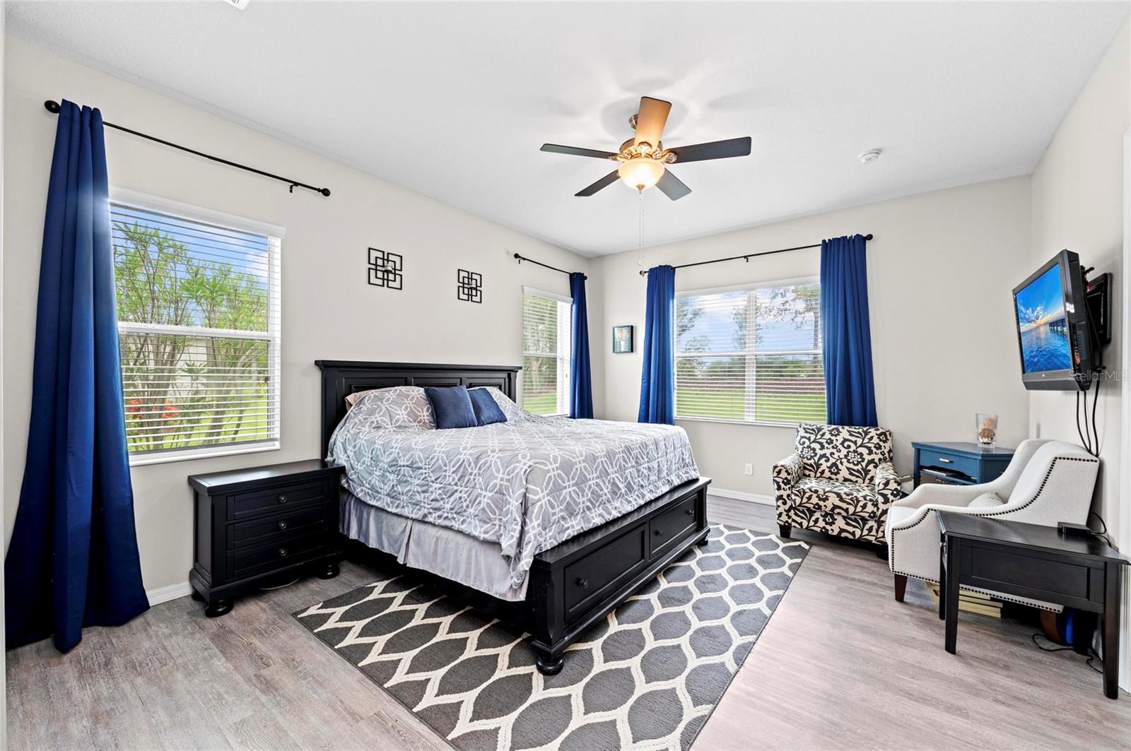 Image 32 of 81 For 4654 Claremont Park Drive