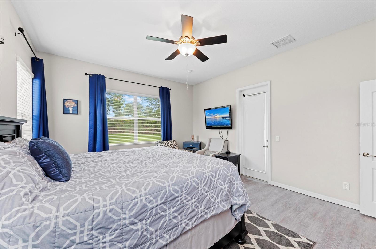 Image 33 of 81 For 4654 Claremont Park Drive