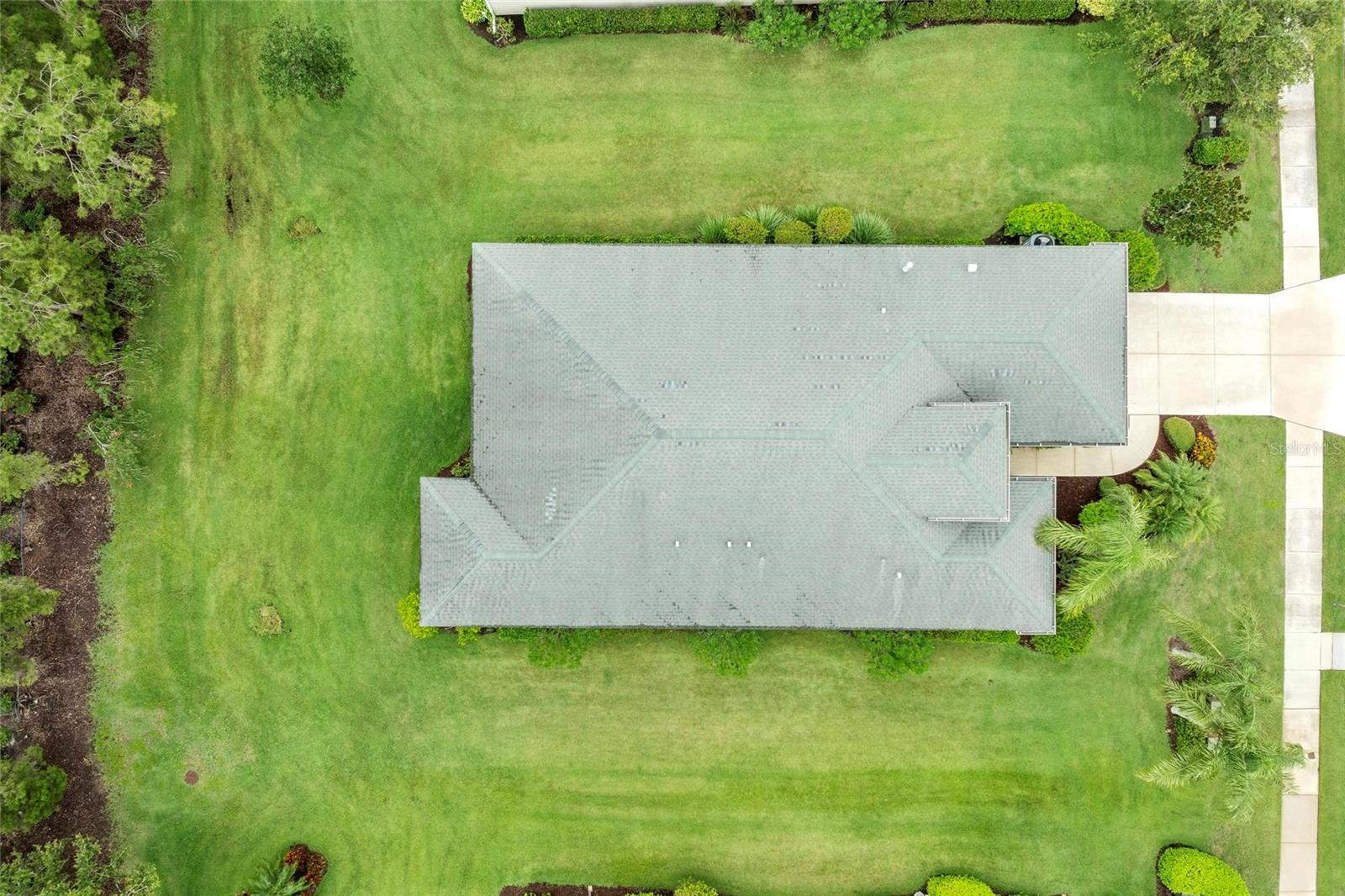 Image 4 of 81 For 4654 Claremont Park Drive