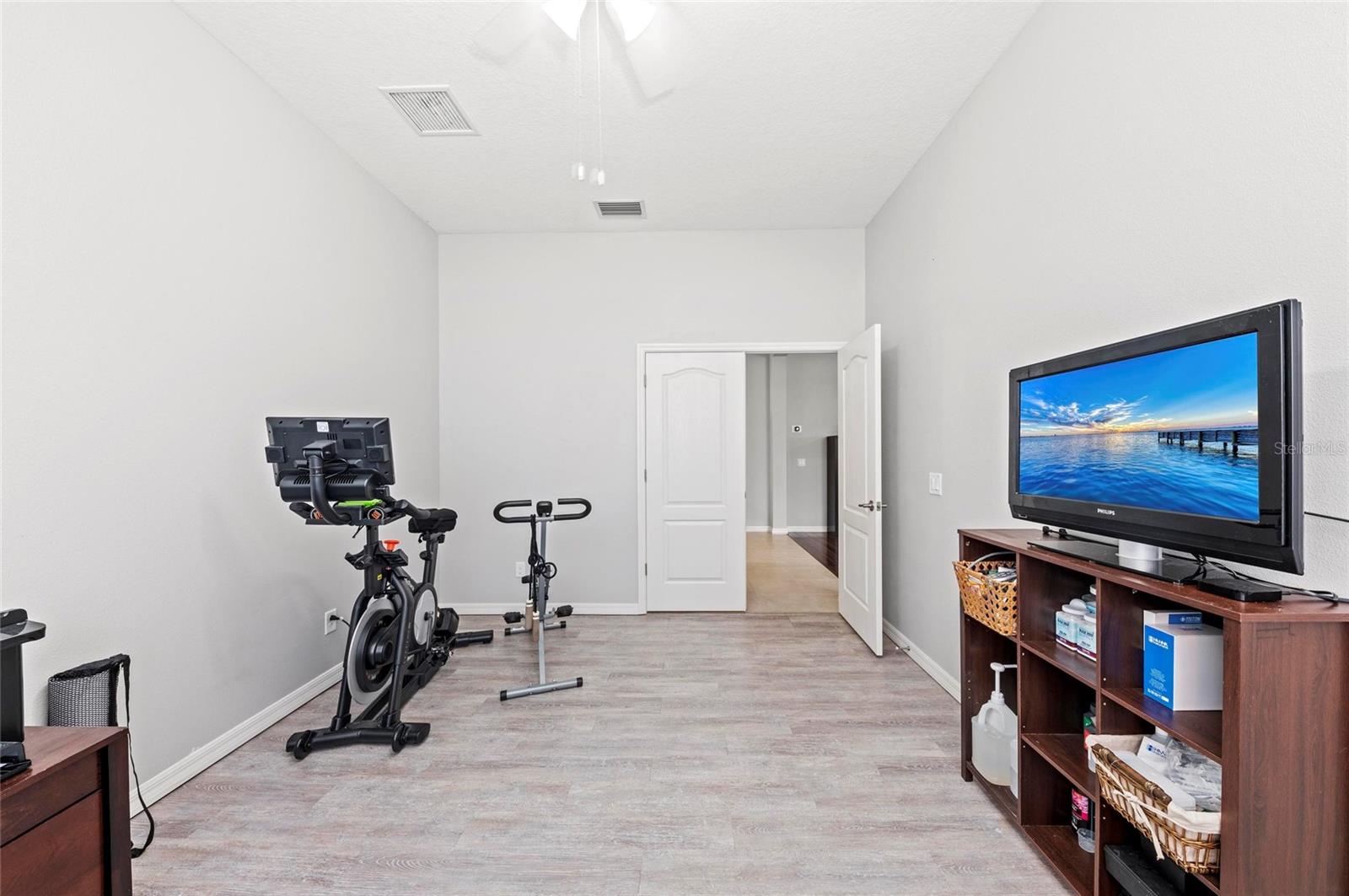 Image 47 of 81 For 4654 Claremont Park Drive