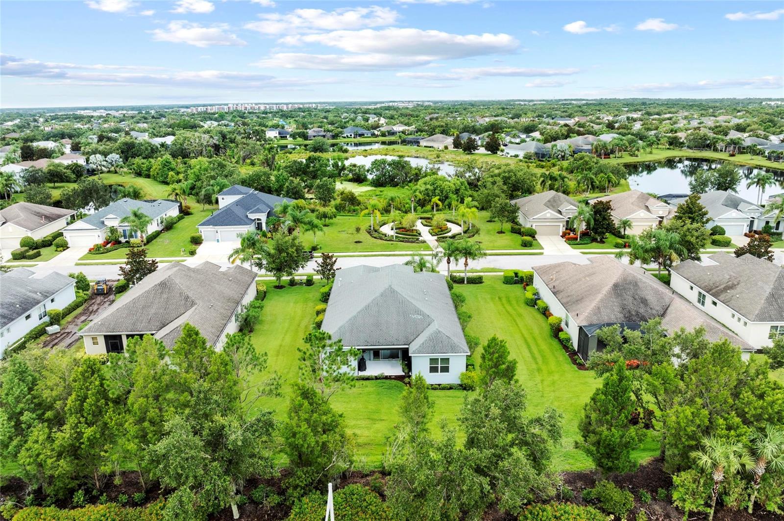 Image 52 of 81 For 4654 Claremont Park Drive