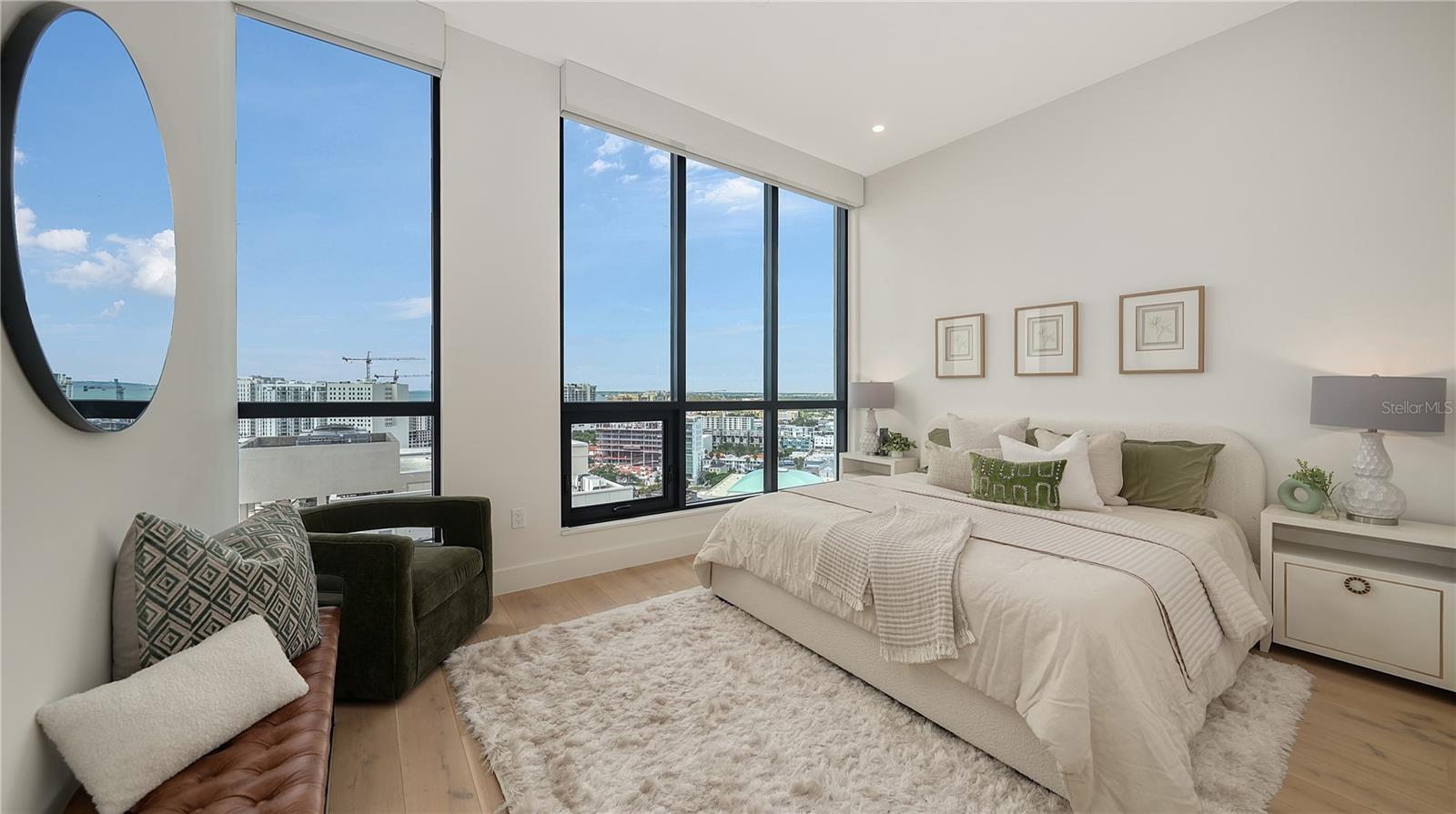 Image 15 of 44 For 33 Palm Avenue 1702