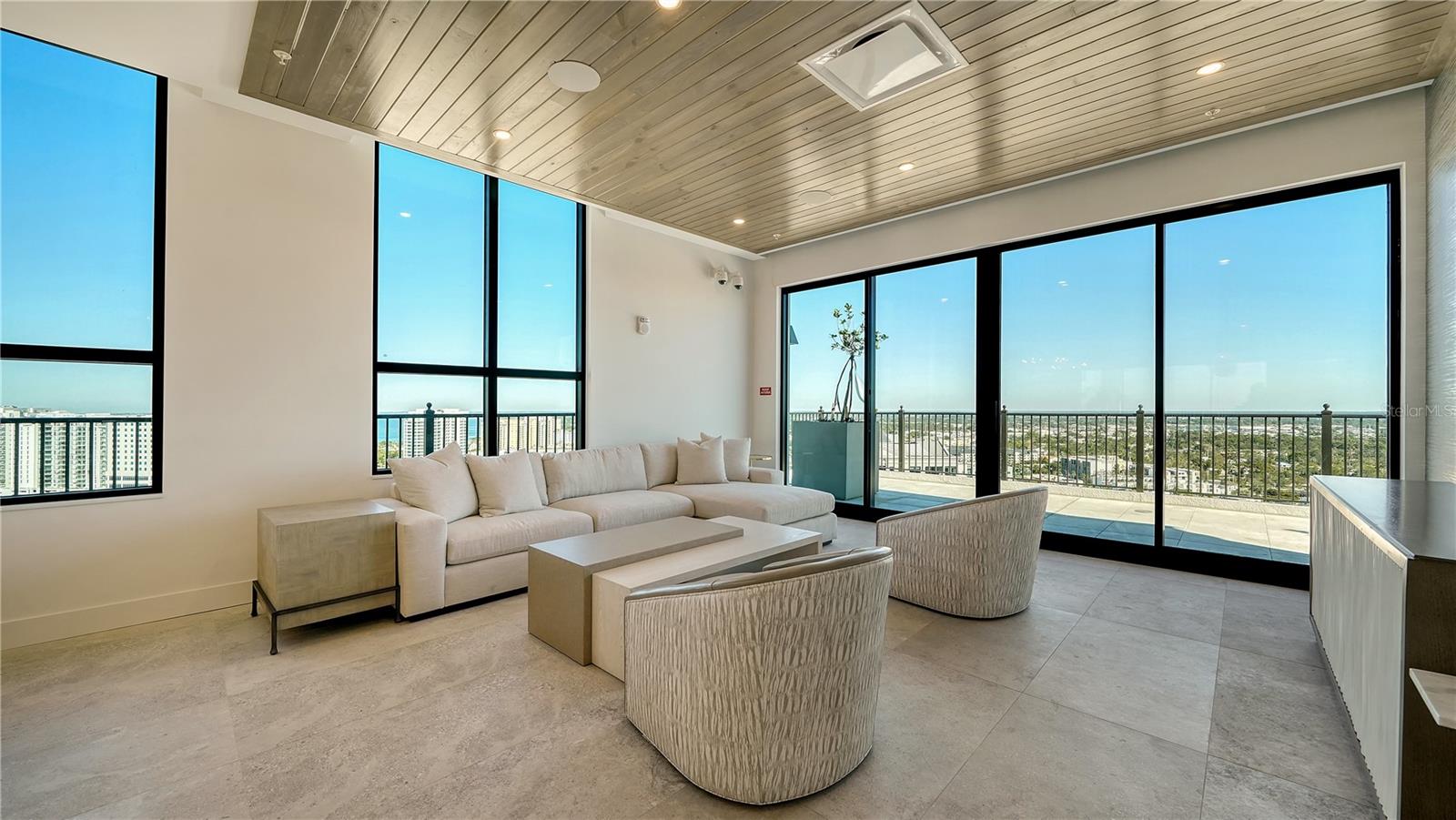 Image 36 of 44 For 33 Palm Avenue 1702