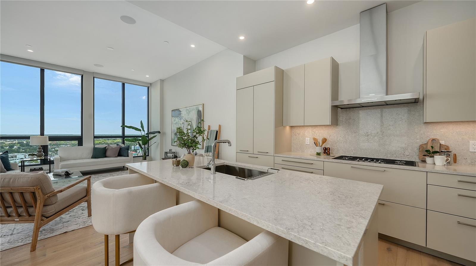 Image 5 of 44 For 33 Palm Avenue 1702