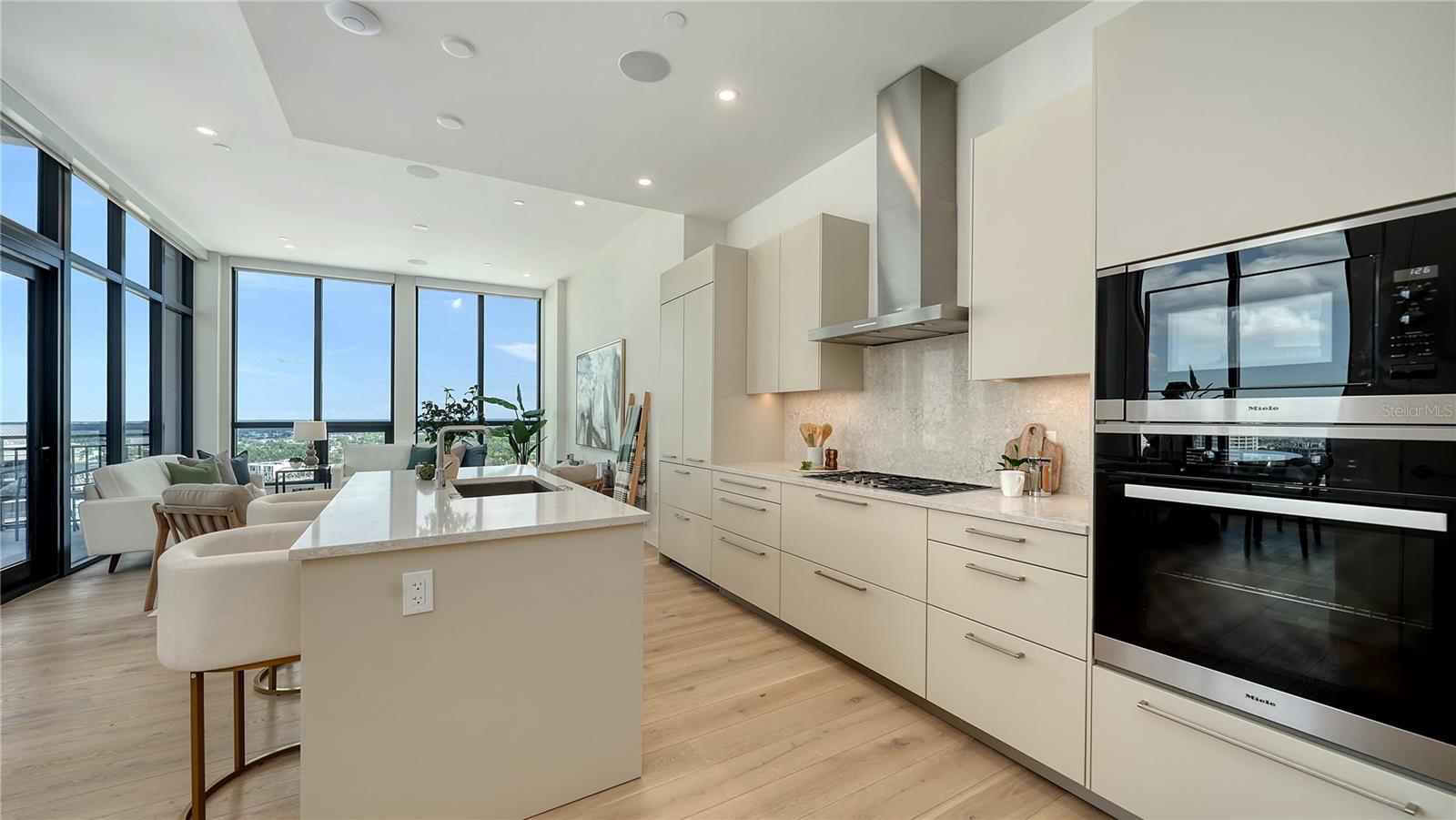 Image 6 of 44 For 33 Palm Avenue 1702