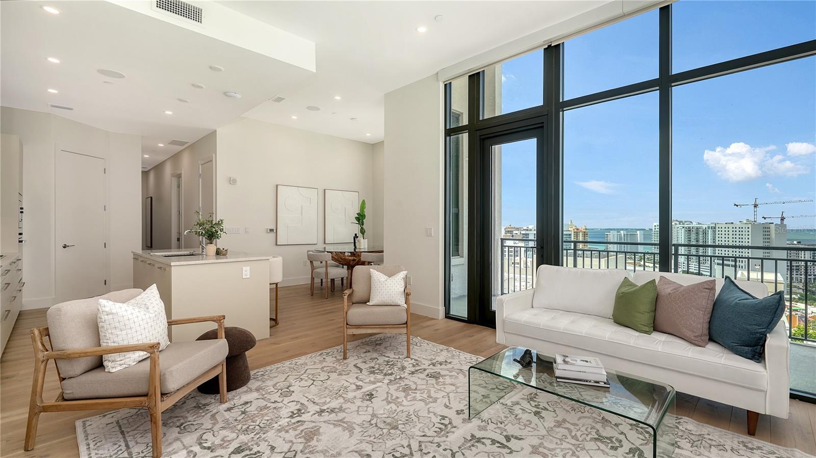 Image 8 of 44 For 33 Palm Avenue 1702