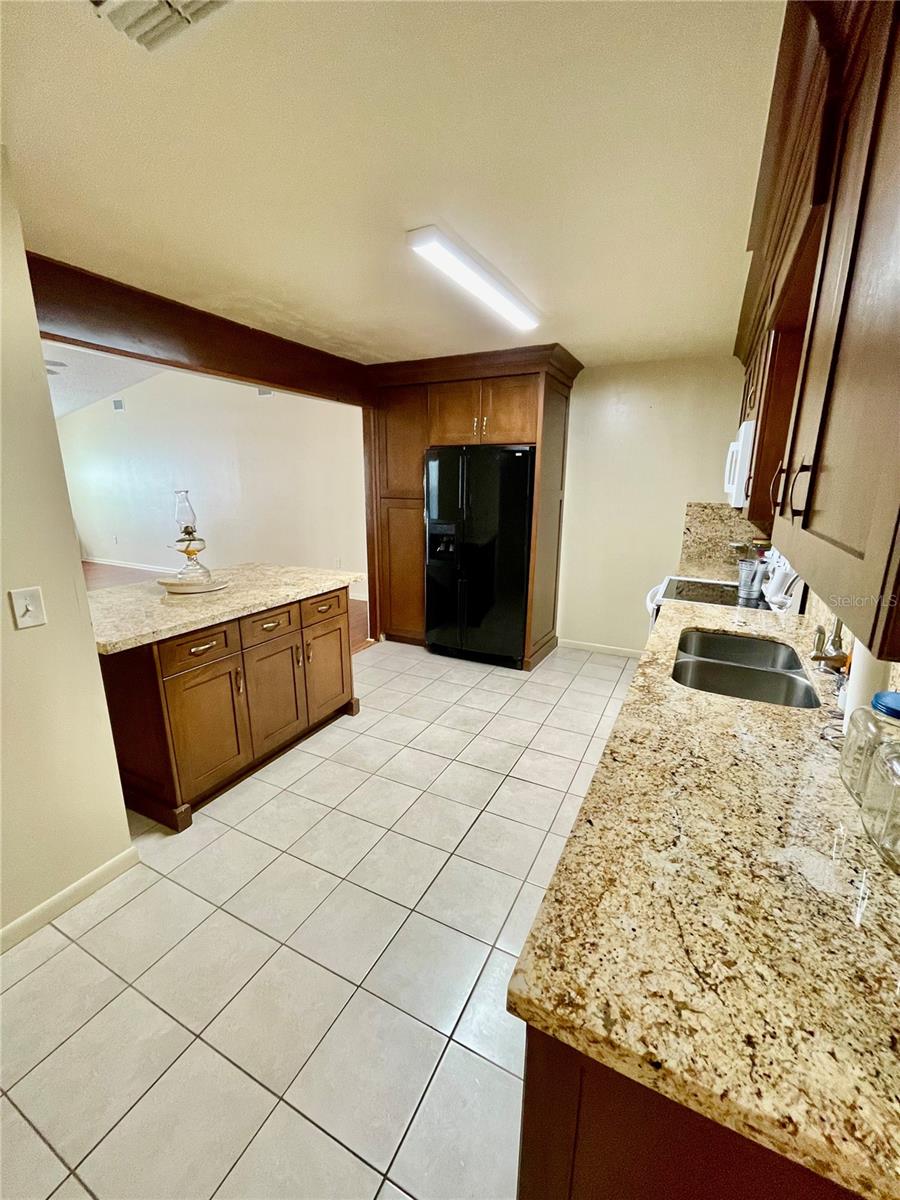 Image 12 of 59 For 1690 Colonnades Circle N