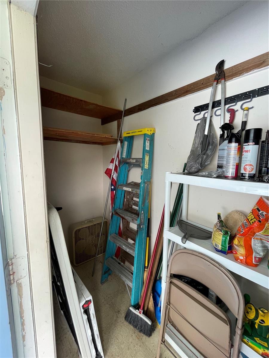 Image 33 of 59 For 1690 Colonnades Circle N