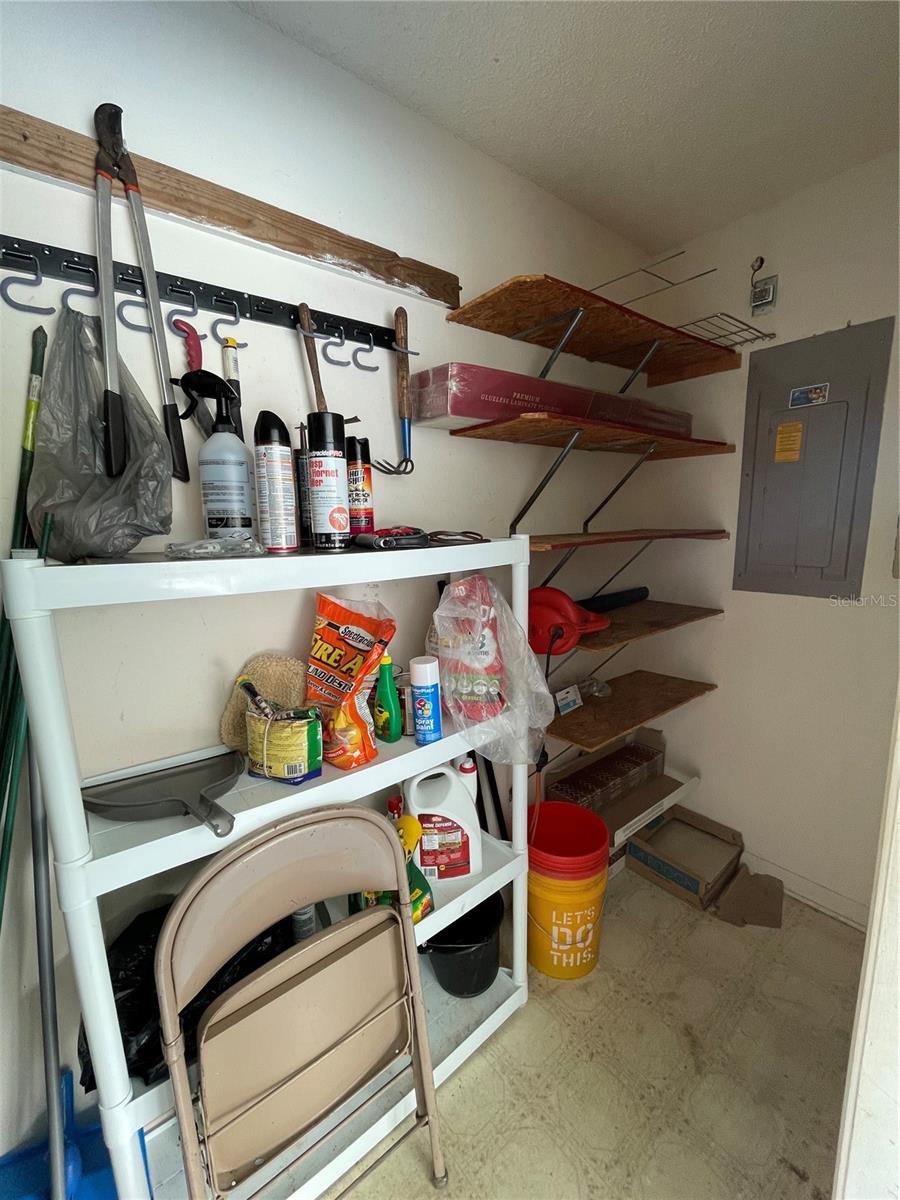 Image 34 of 59 For 1690 Colonnades Circle N