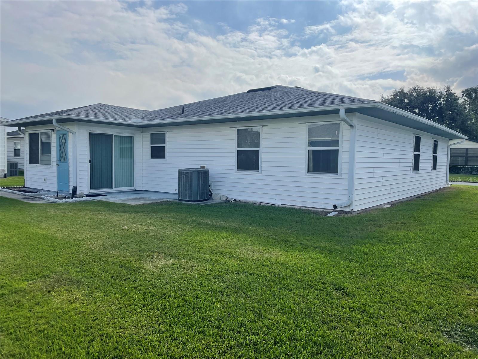 Image 4 of 59 For 1690 Colonnades Circle N