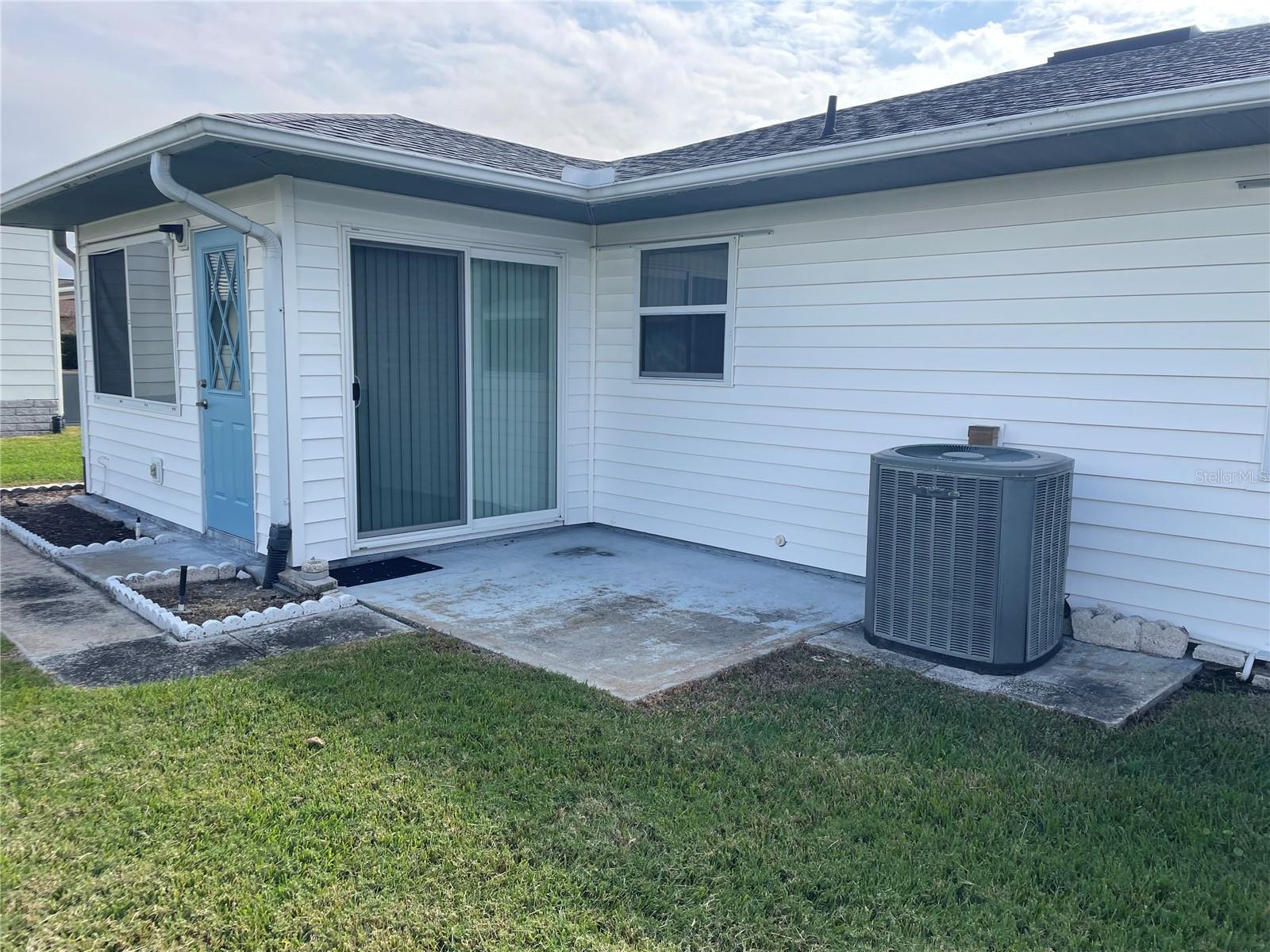 Image 5 of 59 For 1690 Colonnades Circle N