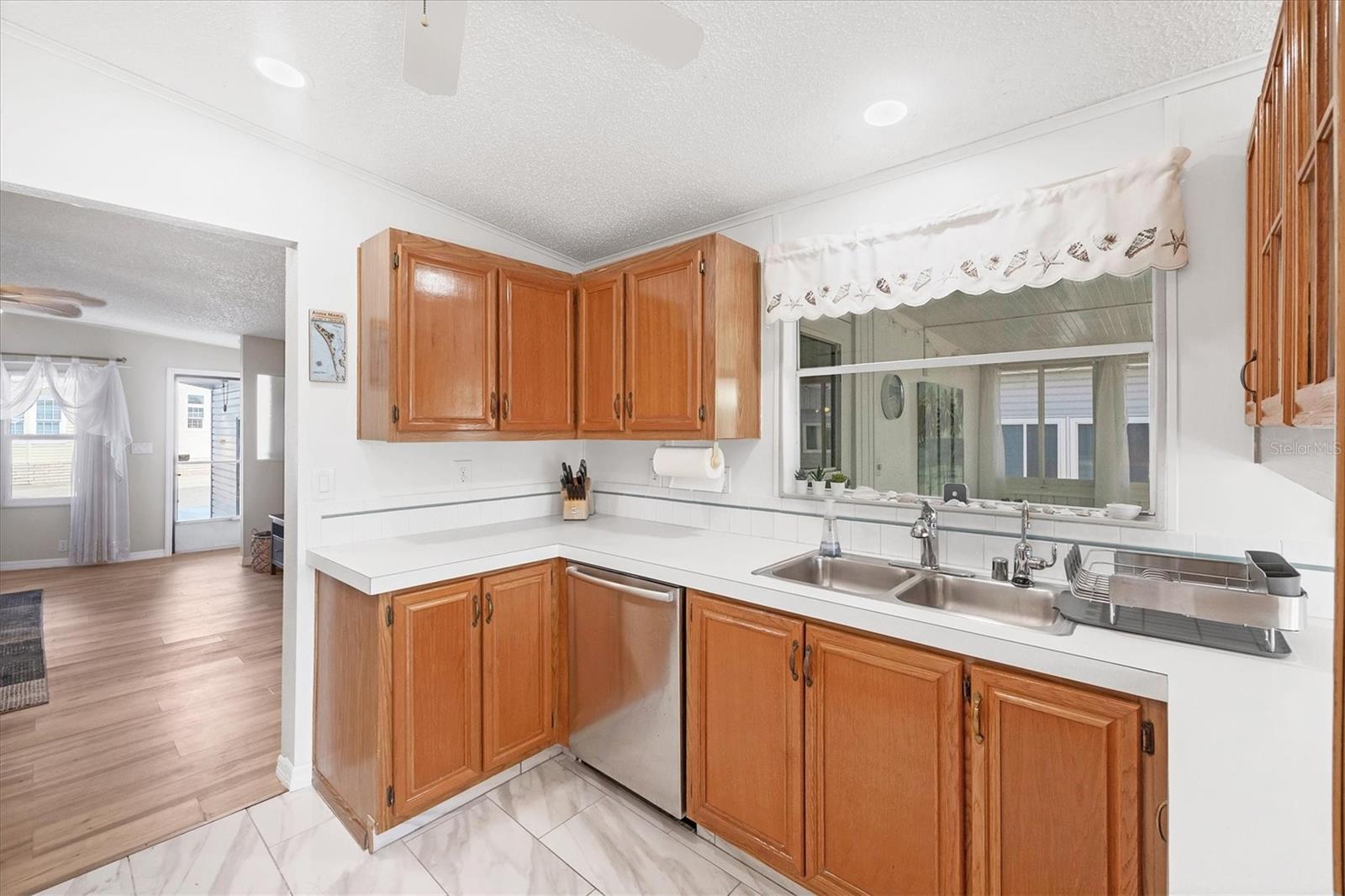 Image 10 of 50 For 1918 Indiana Avenue