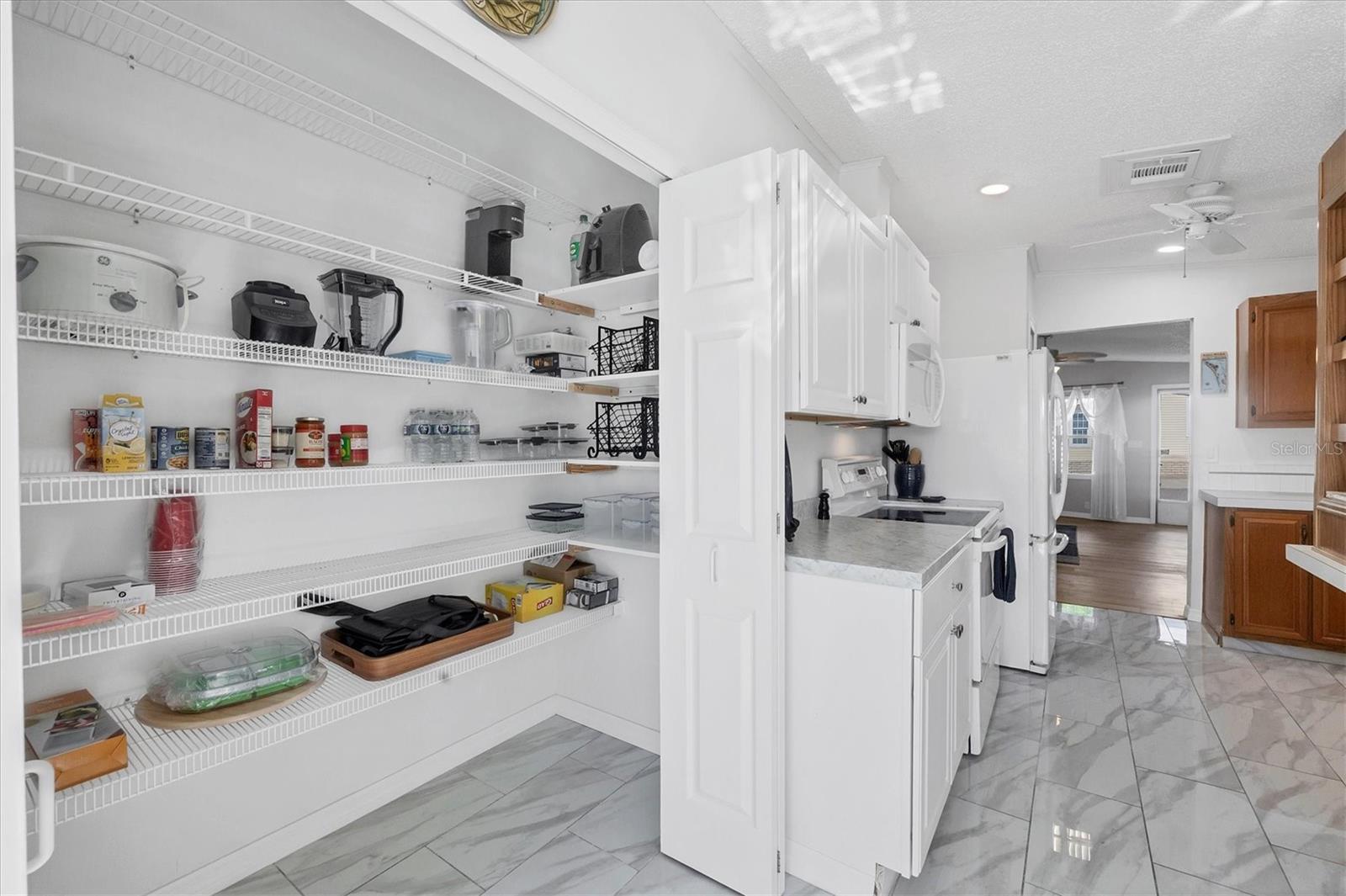 Image 12 of 50 For 1918 Indiana Avenue