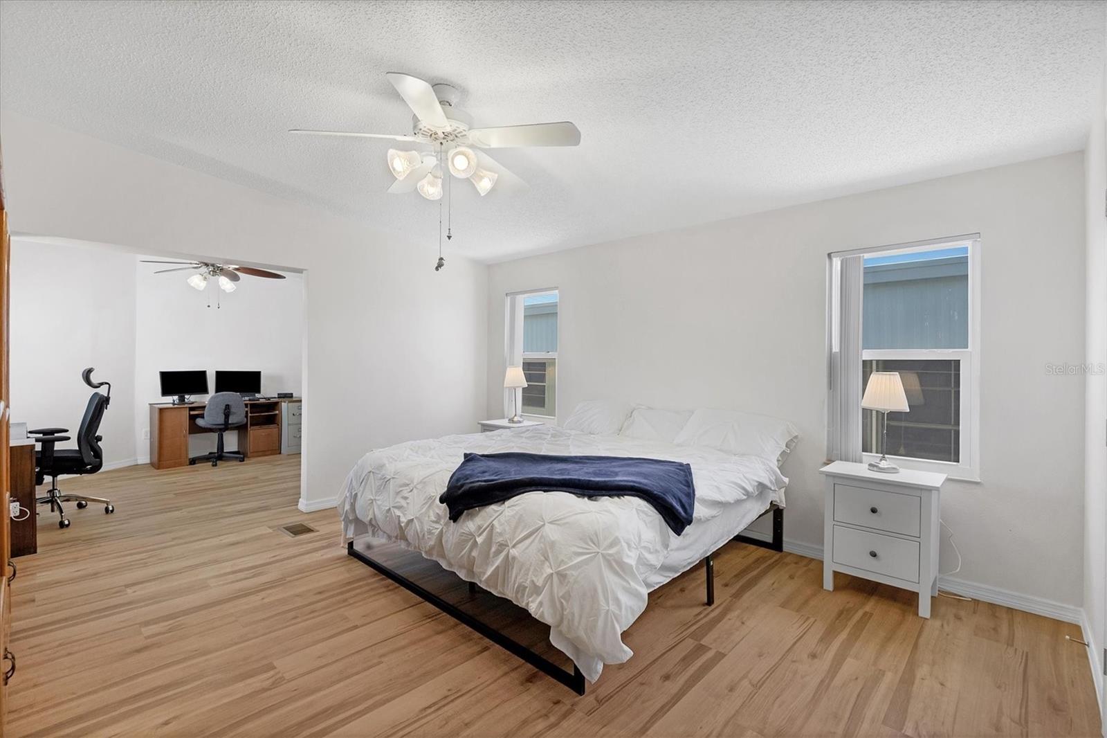 Image 15 of 50 For 1918 Indiana Avenue