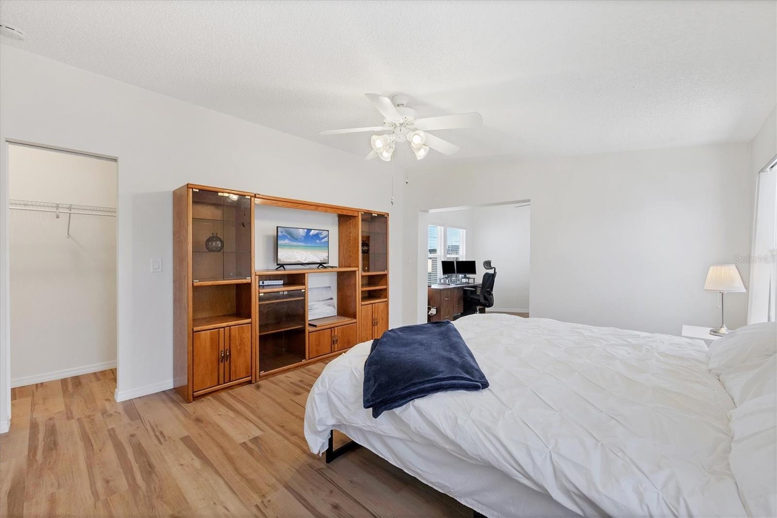 Image 16 of 50 For 1918 Indiana Avenue