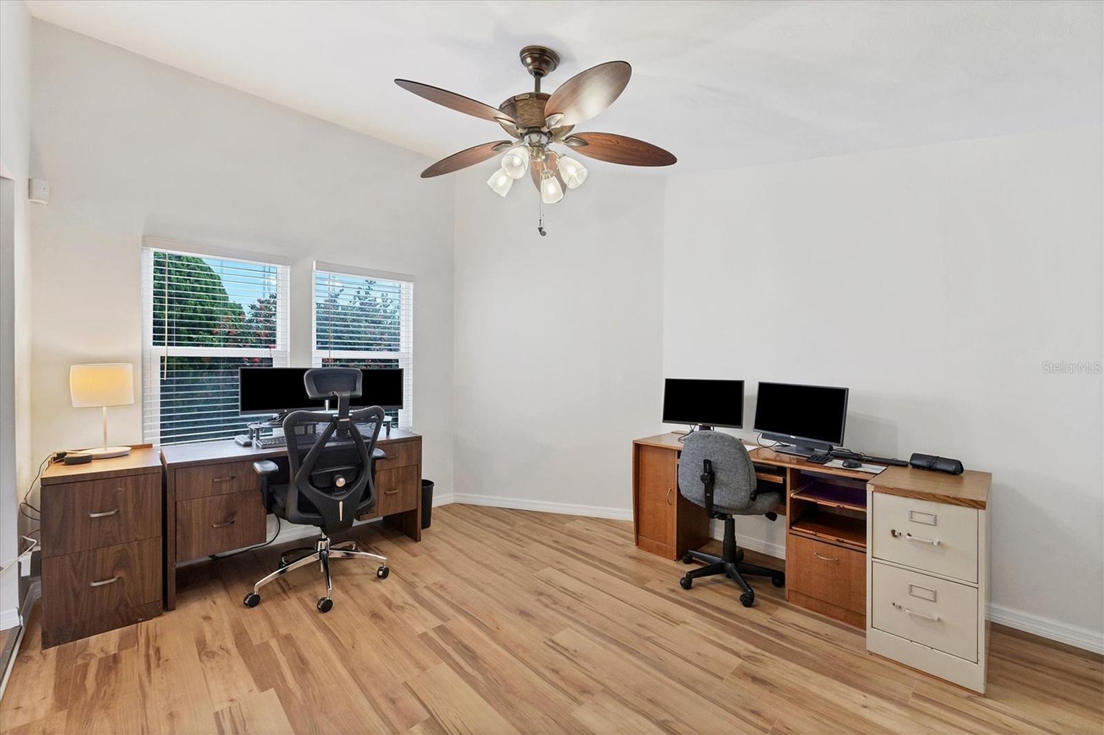 Image 21 of 50 For 1918 Indiana Avenue