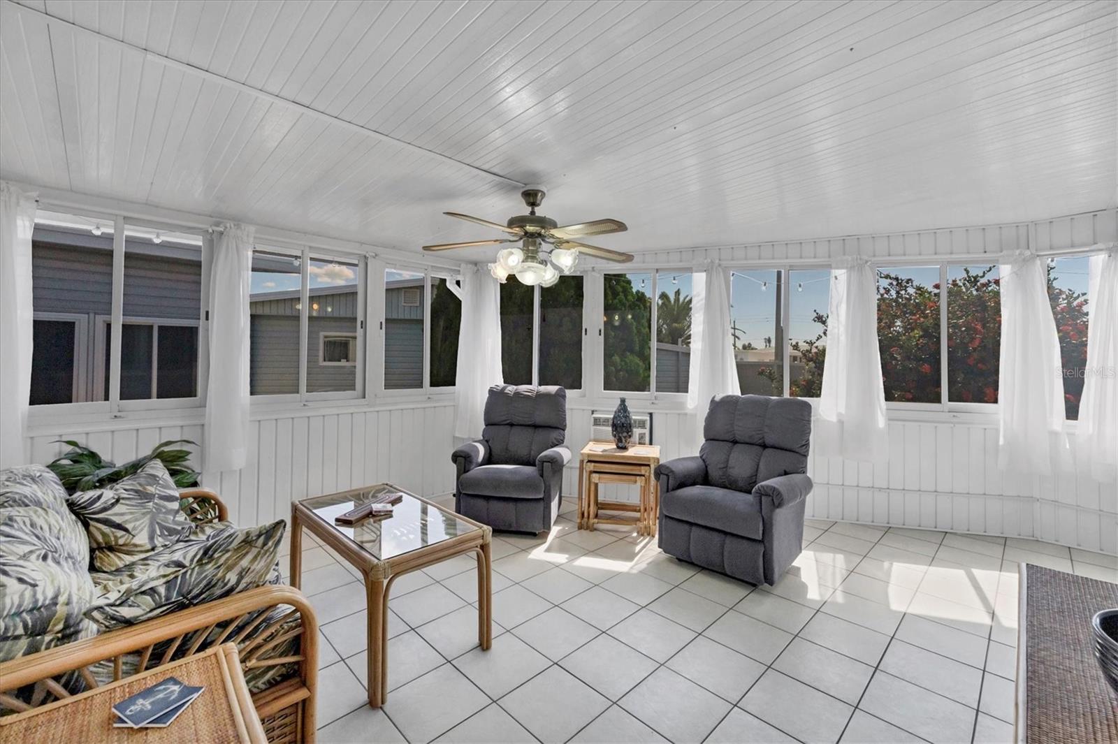 Image 24 of 50 For 1918 Indiana Avenue