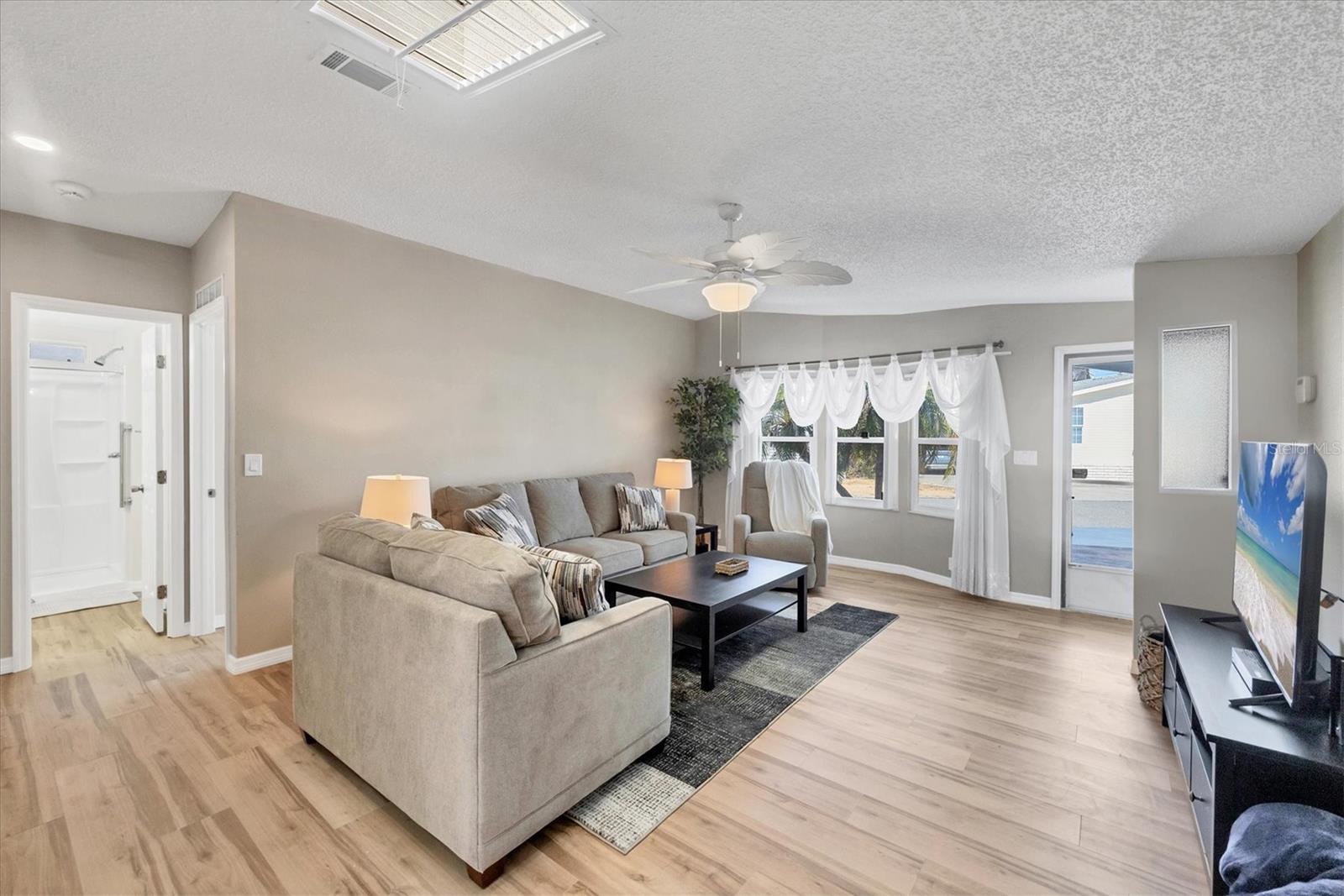 Image 6 of 50 For 1918 Indiana Avenue