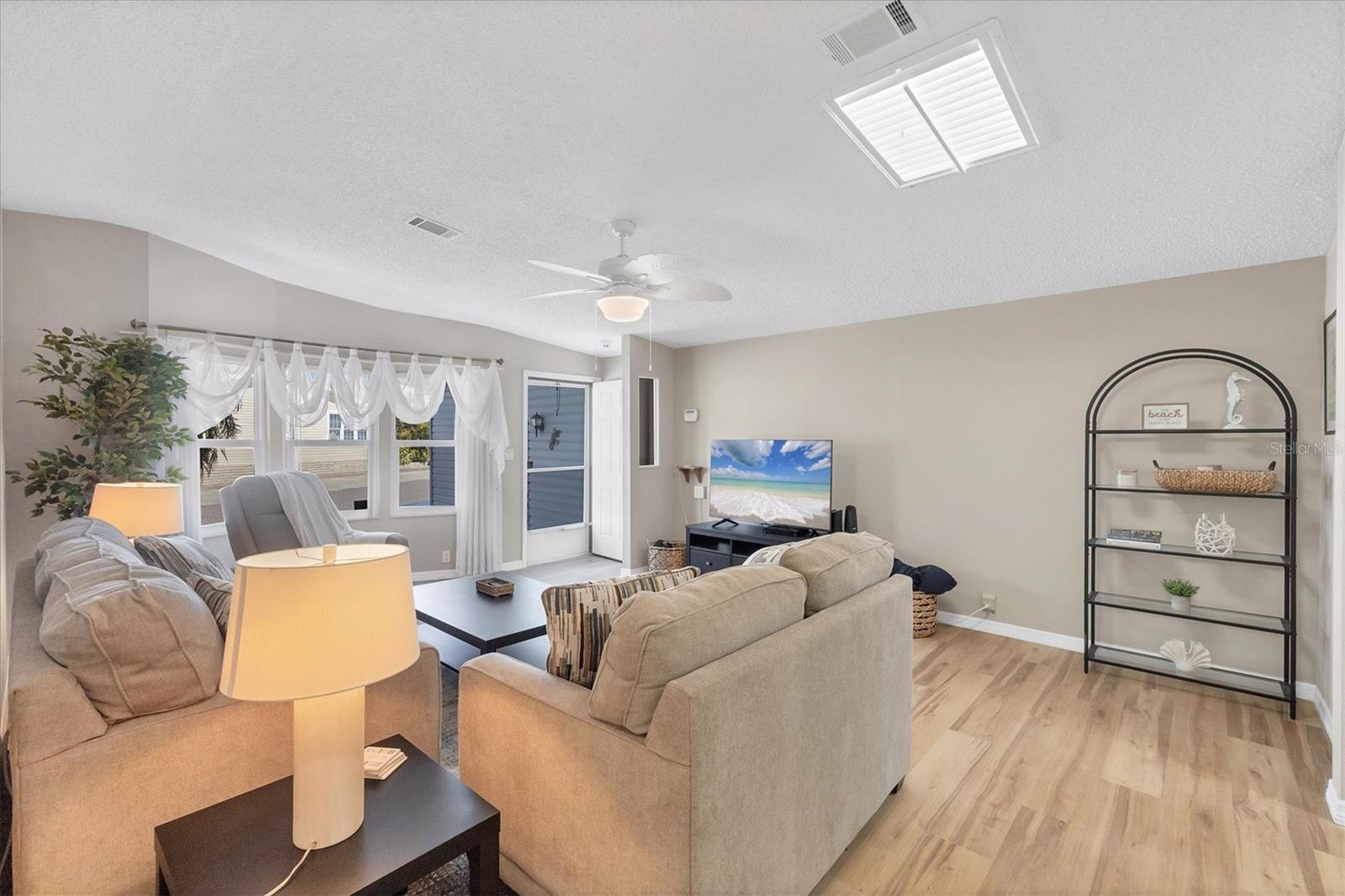 Image 7 of 50 For 1918 Indiana Avenue