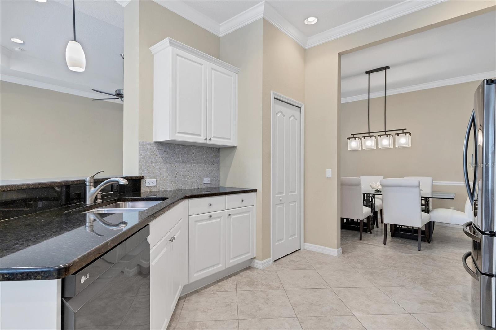 Image 12 of 59 For 12046 Thornhill Court