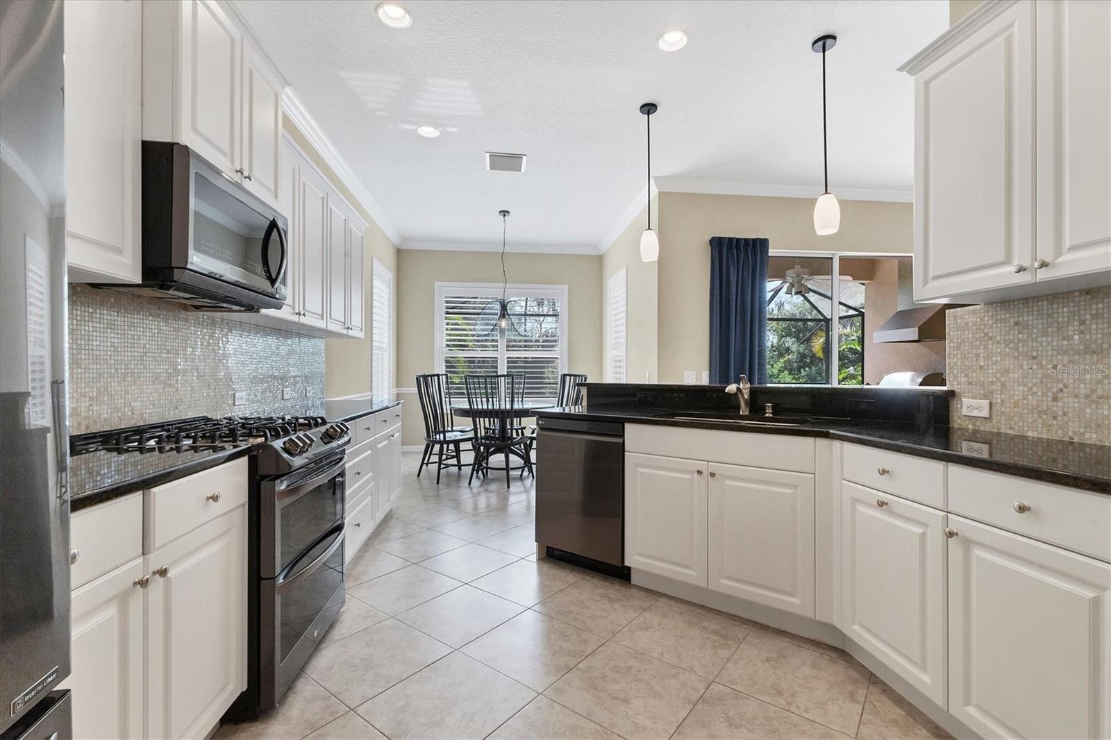 Image 13 of 59 For 12046 Thornhill Court