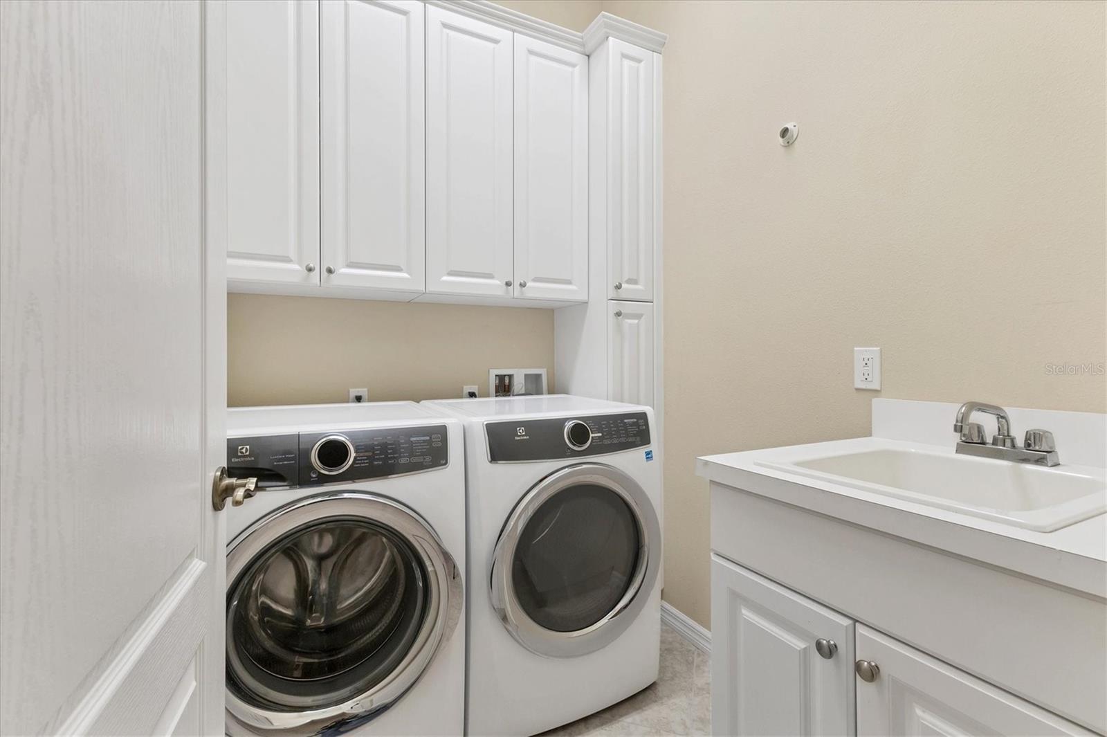 Image 24 of 59 For 12046 Thornhill Court