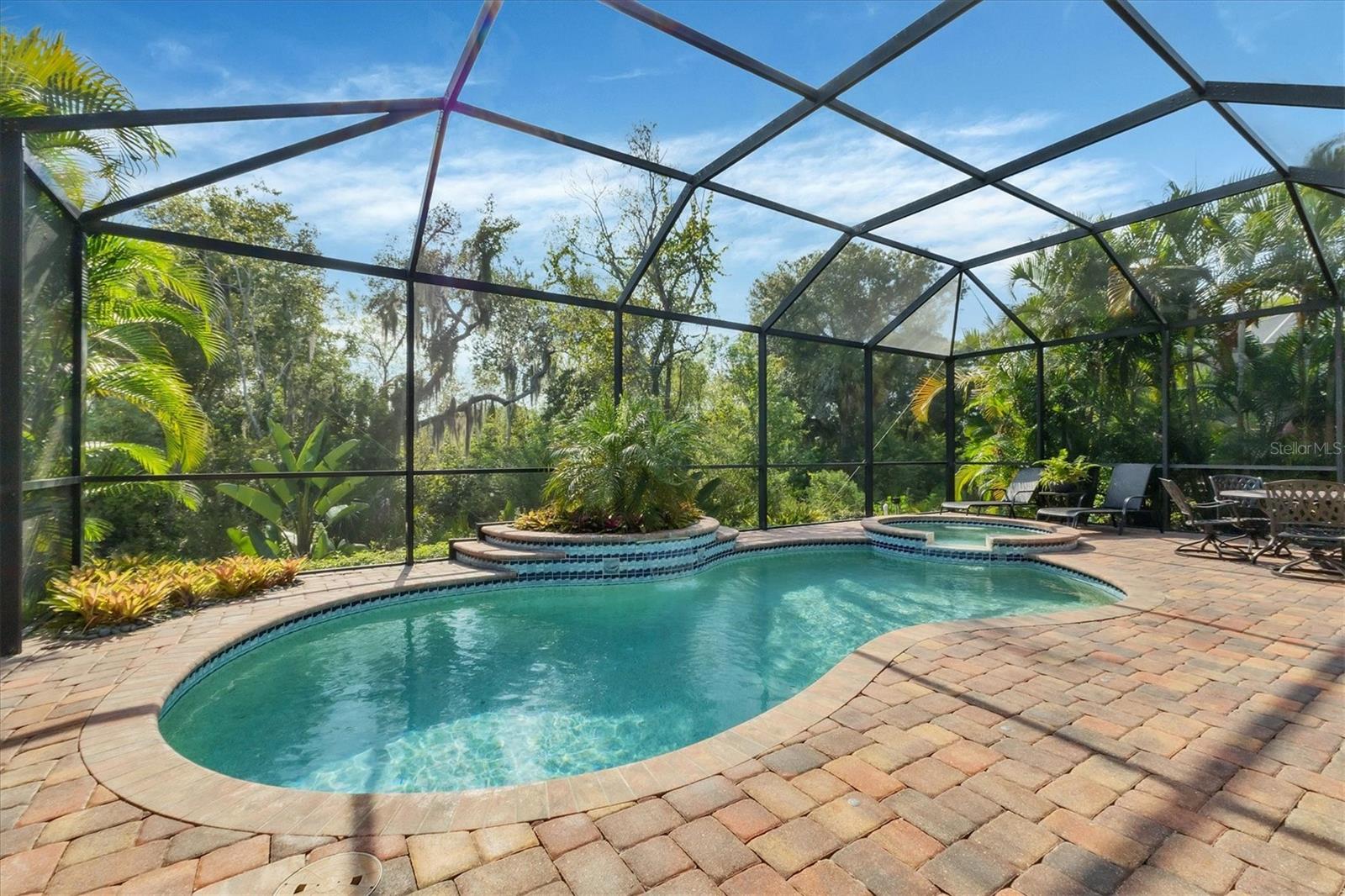 Image 26 of 59 For 12046 Thornhill Court