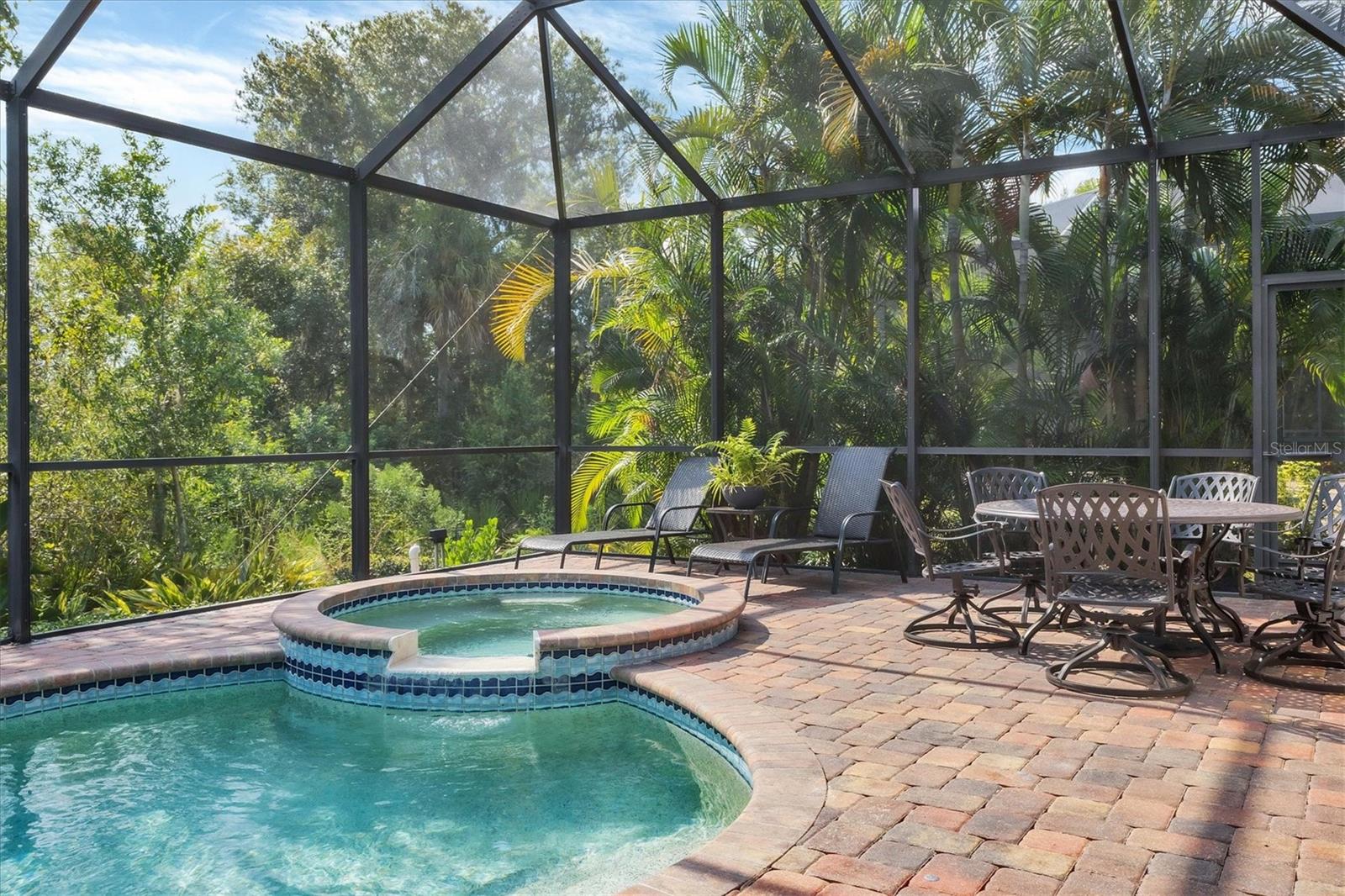 Image 27 of 59 For 12046 Thornhill Court