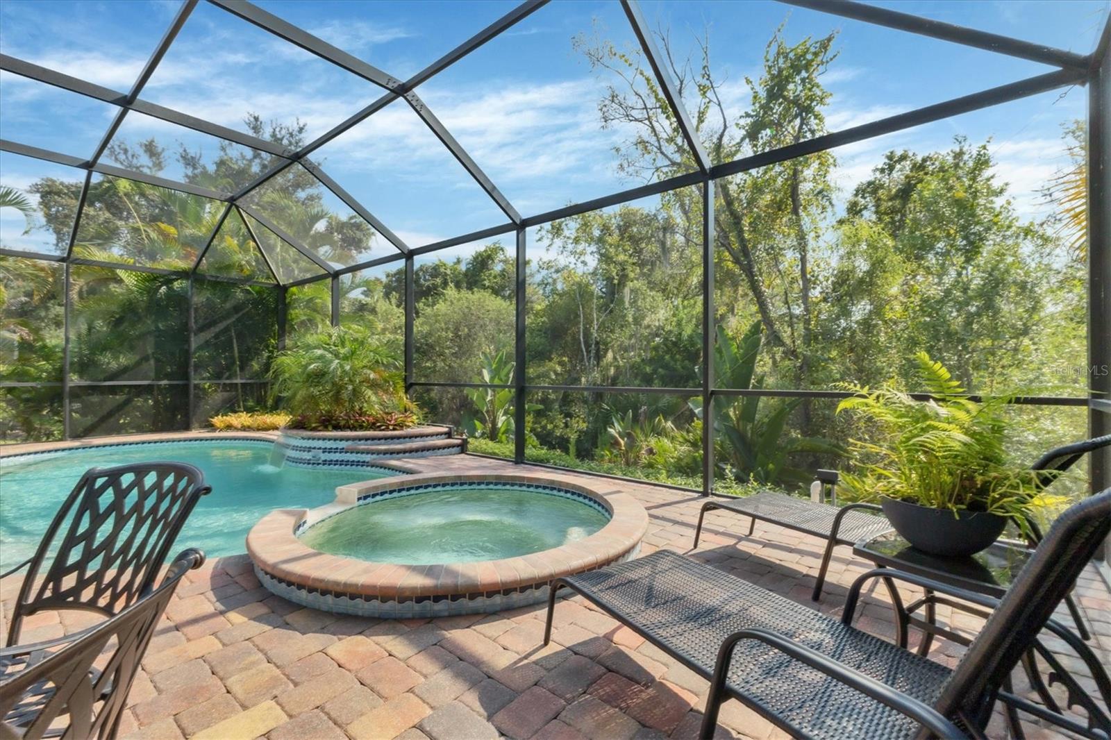 Image 28 of 59 For 12046 Thornhill Court