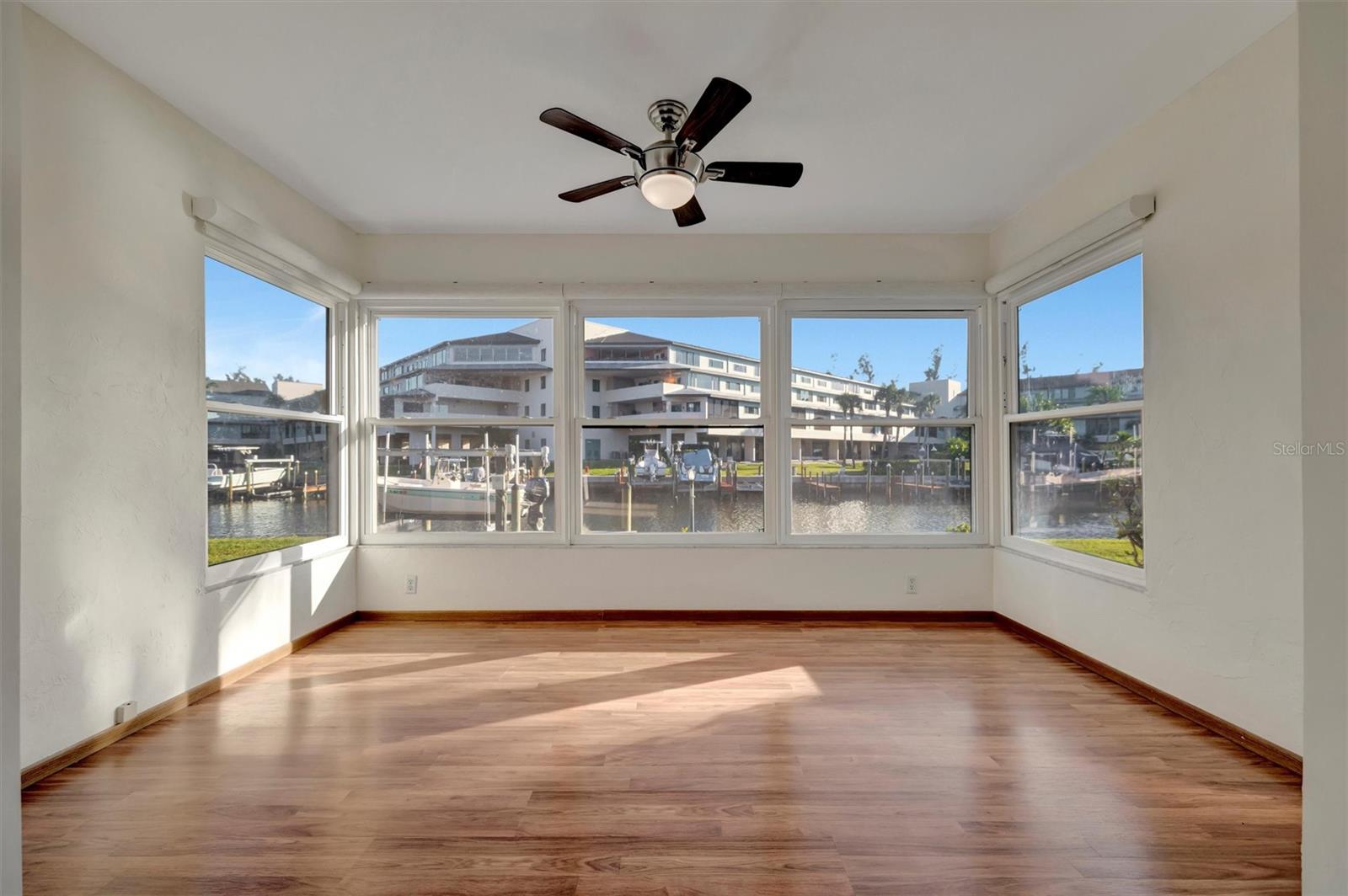 Image 19 of 51 For 9611 Valencia Cove