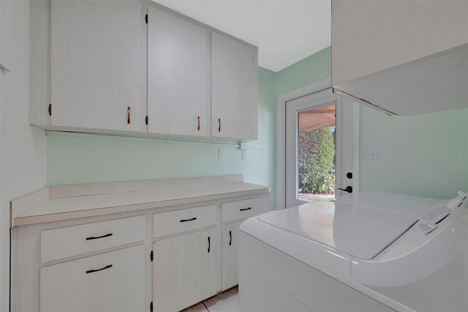 Image 25 of 51 For 9611 Valencia Cove