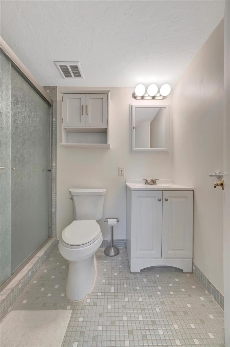 Image 29 of 51 For 9611 Valencia Cove