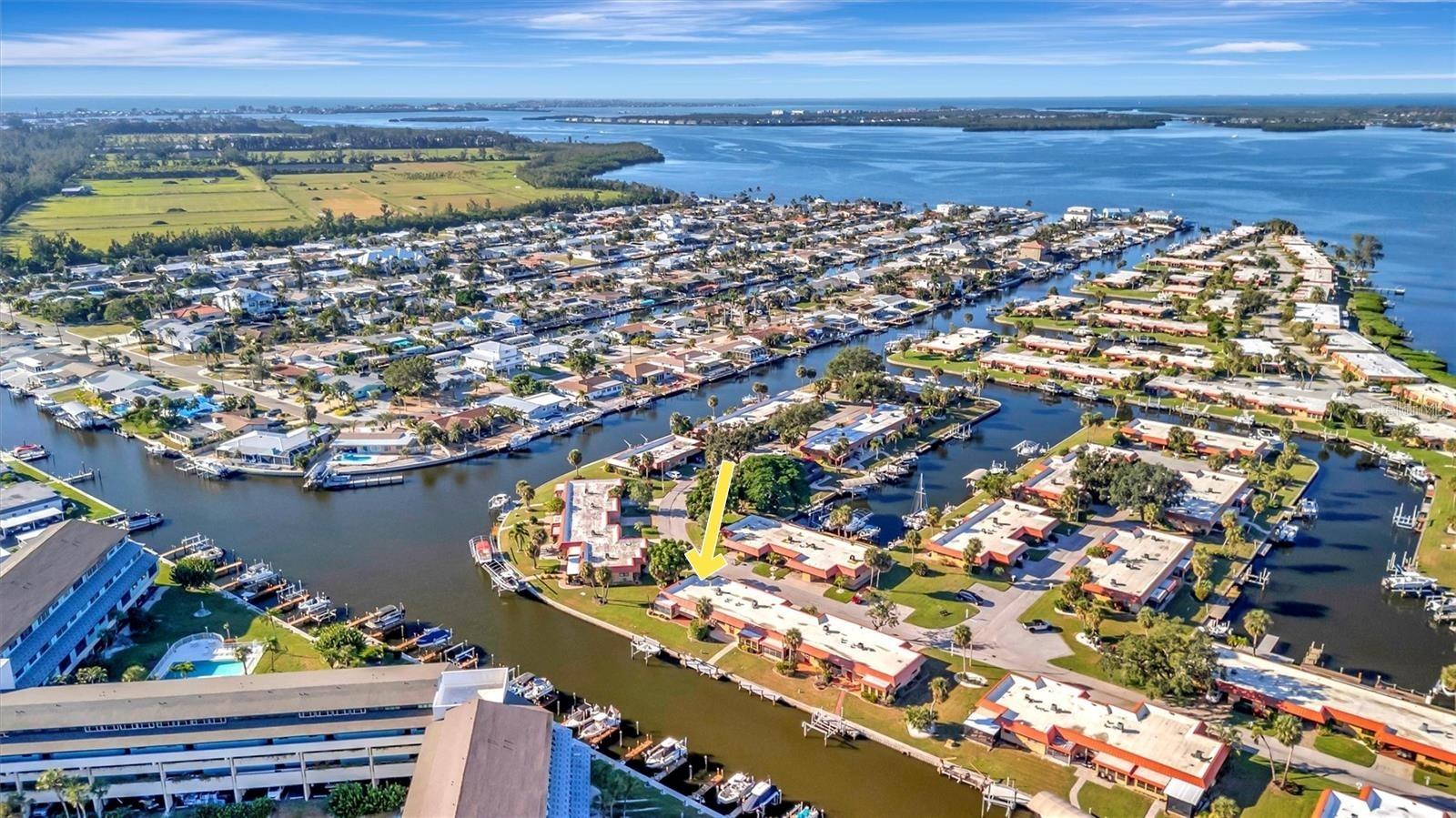 Image 4 of 51 For 9611 Valencia Cove