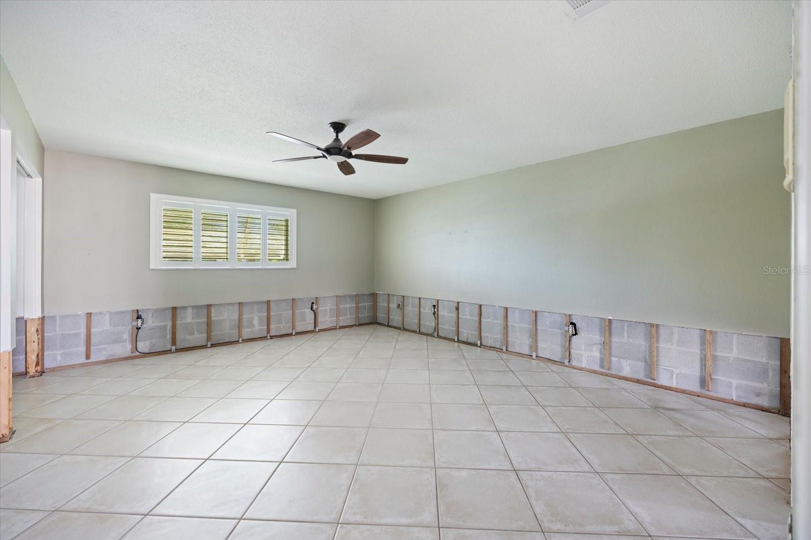 Image 5 of 13 For 106 Villa Drive 106