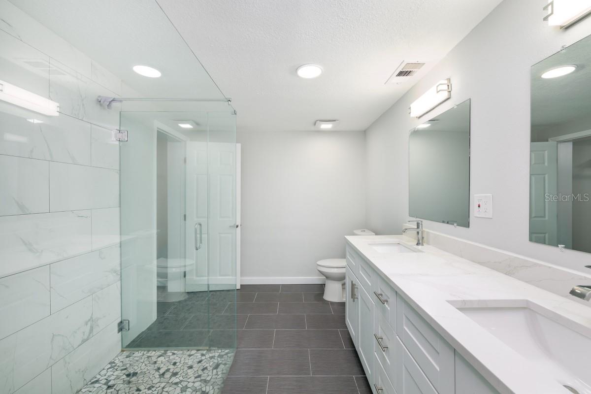 Image 15 of 29 For 3936 Neptune Drive Se