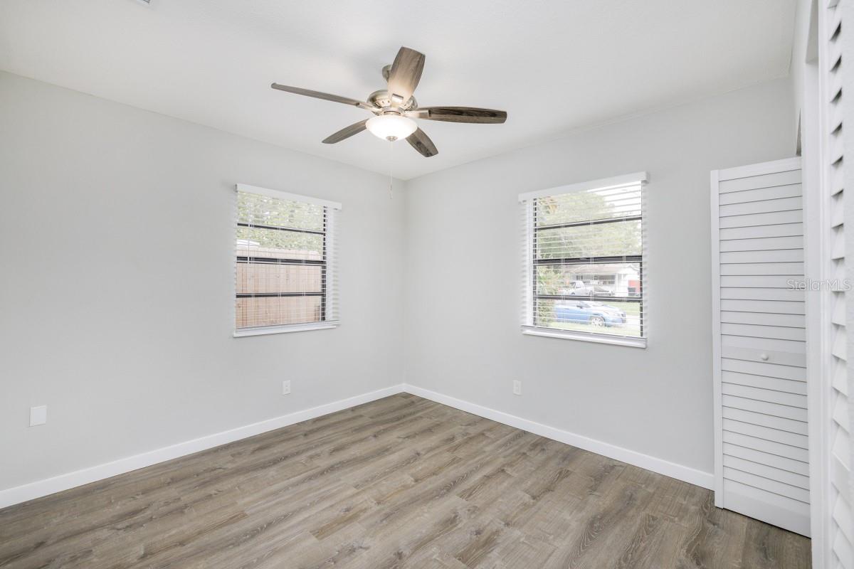 Image 20 of 29 For 3936 Neptune Drive Se