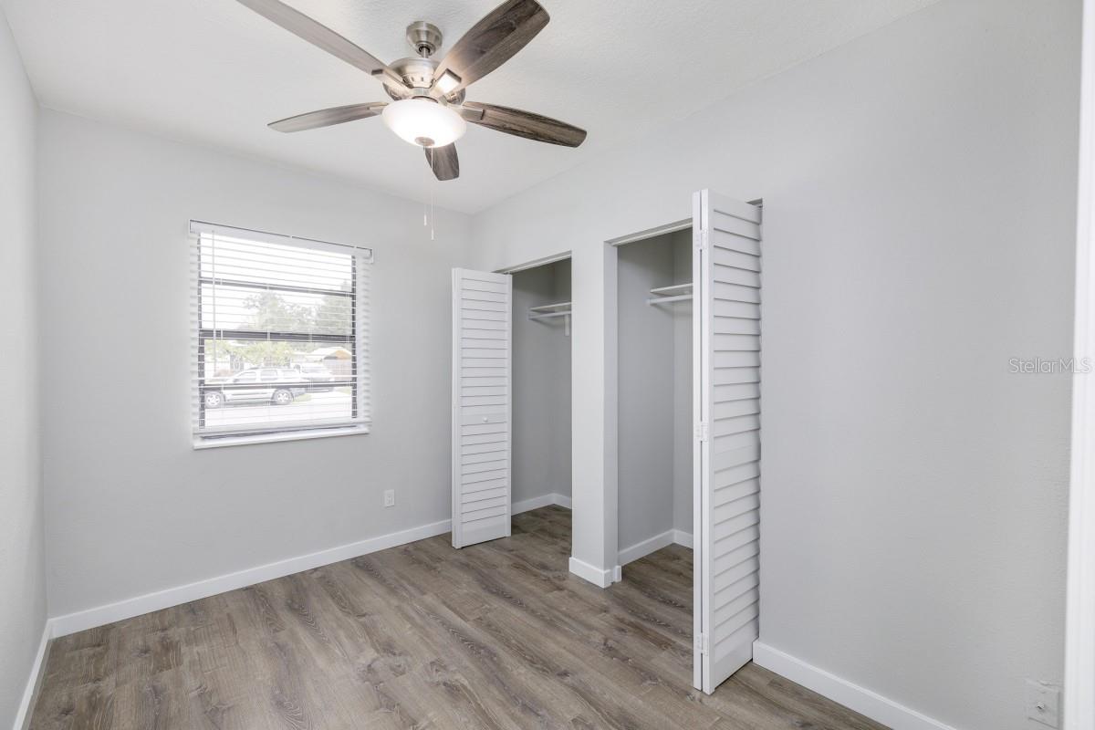 Image 24 of 29 For 3936 Neptune Drive Se