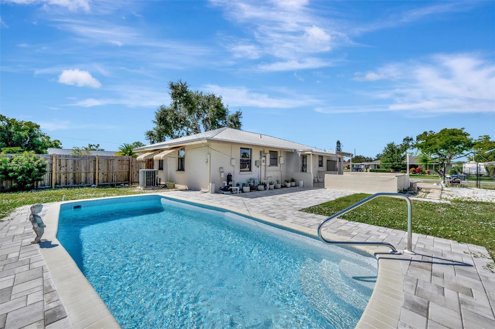 Image 10 of 34 For 5916 3rd Avenue Nw