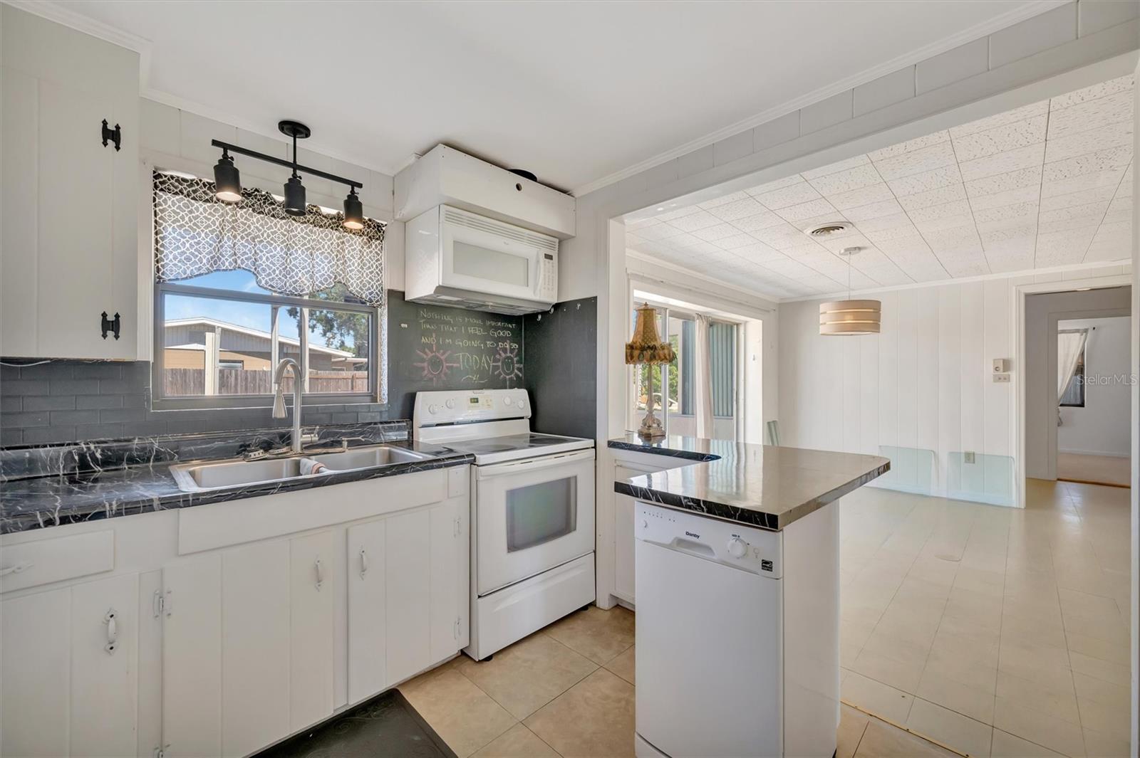 Image 18 of 34 For 5916 3rd Avenue Nw