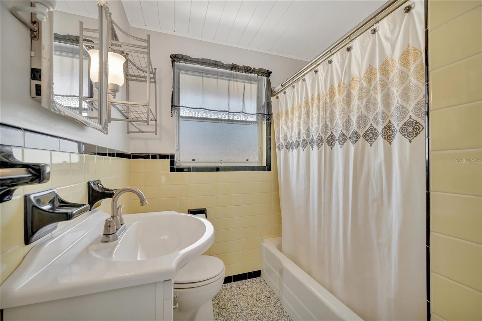 Image 31 of 34 For 5916 3rd Avenue Nw