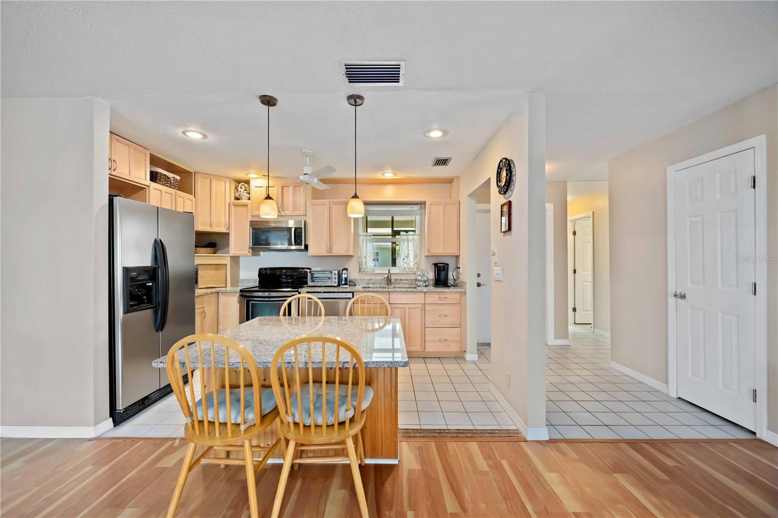 Image 10 of 51 For 3527 Silver Pine Court 82