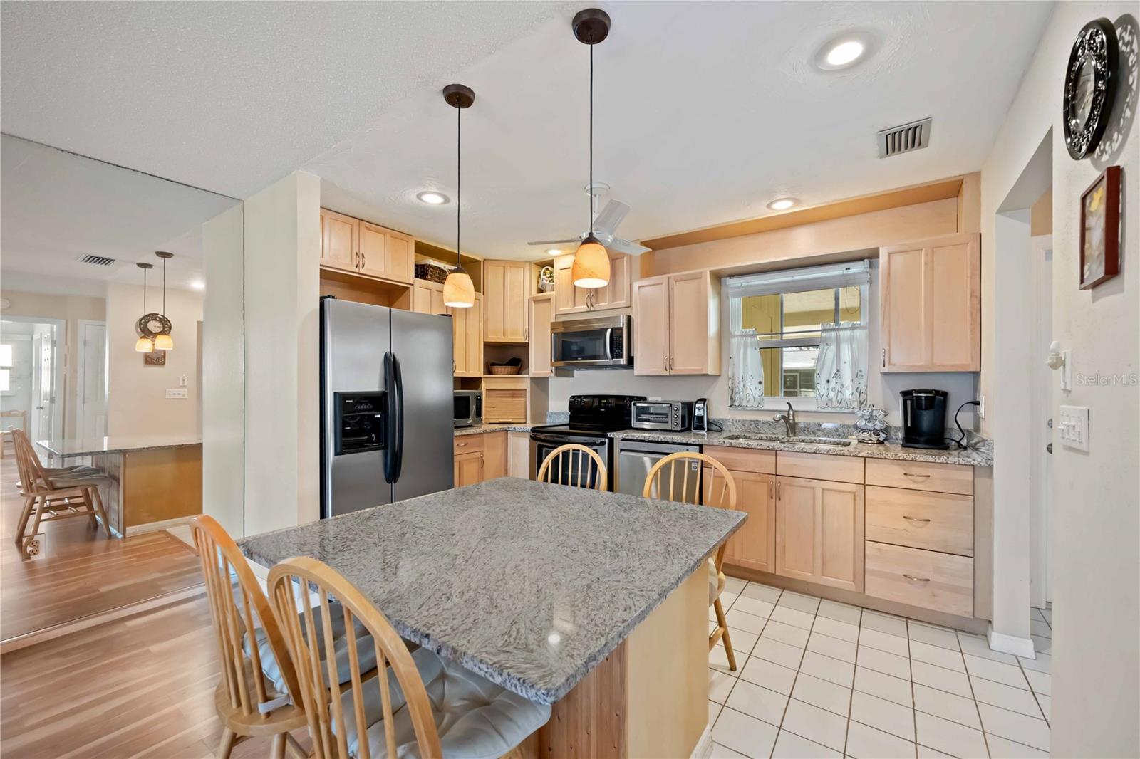 Image 11 of 51 For 3527 Silver Pine Court 82