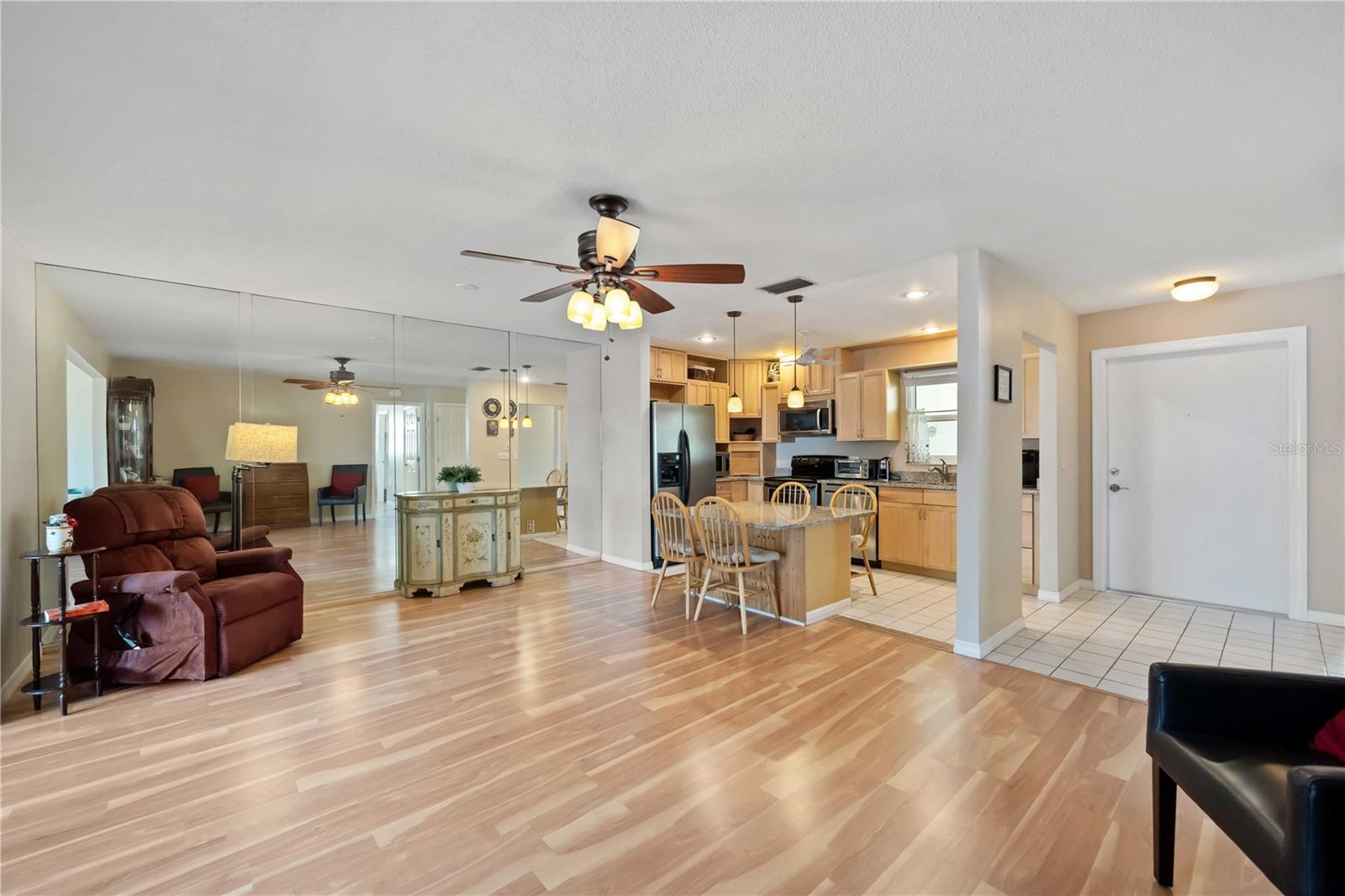 Image 13 of 51 For 3527 Silver Pine Court 82