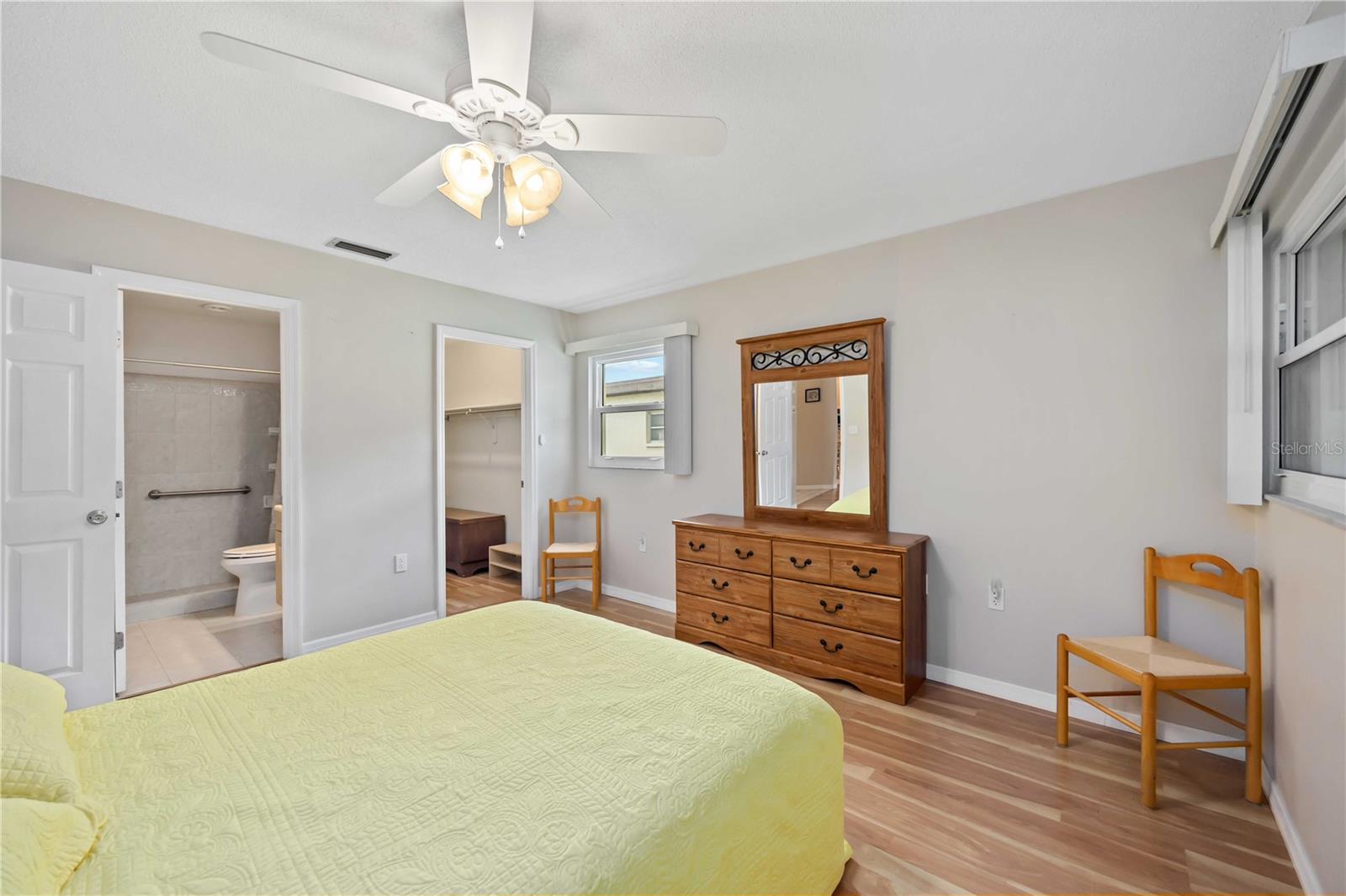 Image 18 of 51 For 3527 Silver Pine Court 82