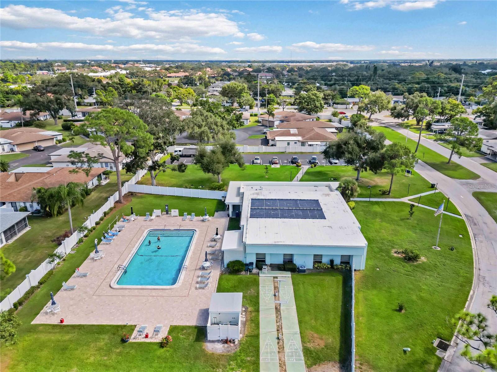 Image 41 of 51 For 3527 Silver Pine Court 82