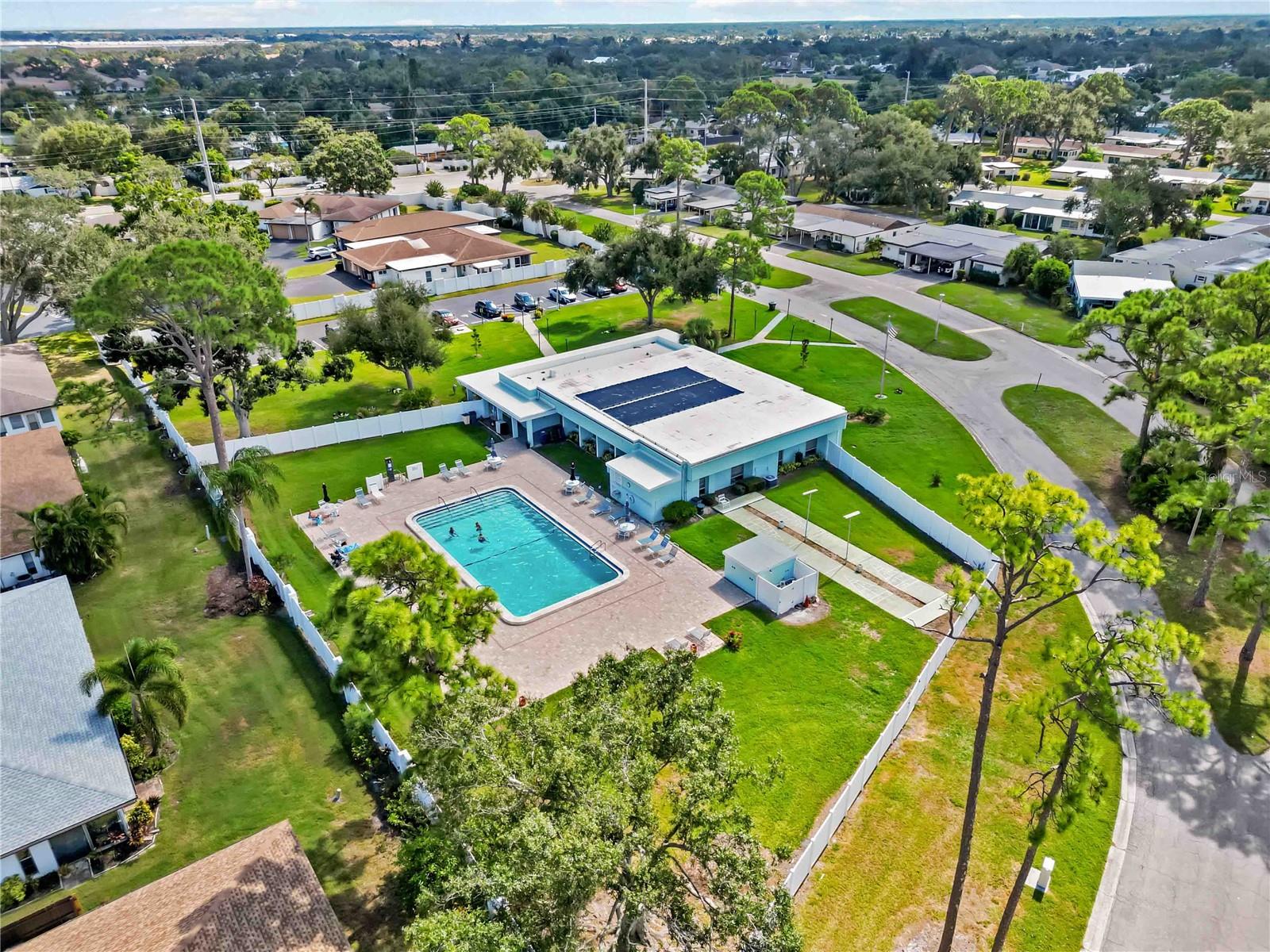 Image 42 of 51 For 3527 Silver Pine Court 82