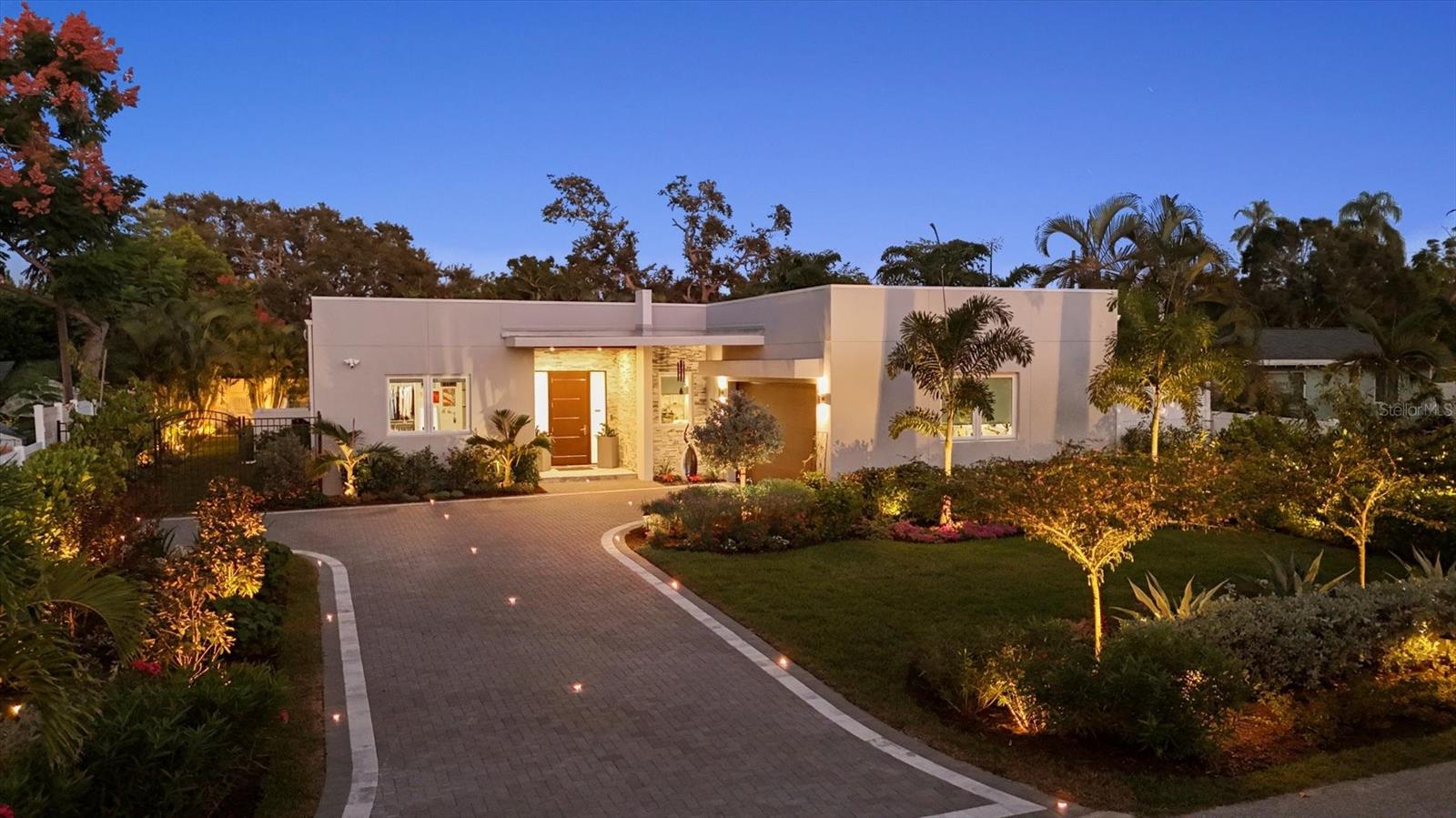 Details for 2711 Blossom Drive, SARASOTA, FL 34239