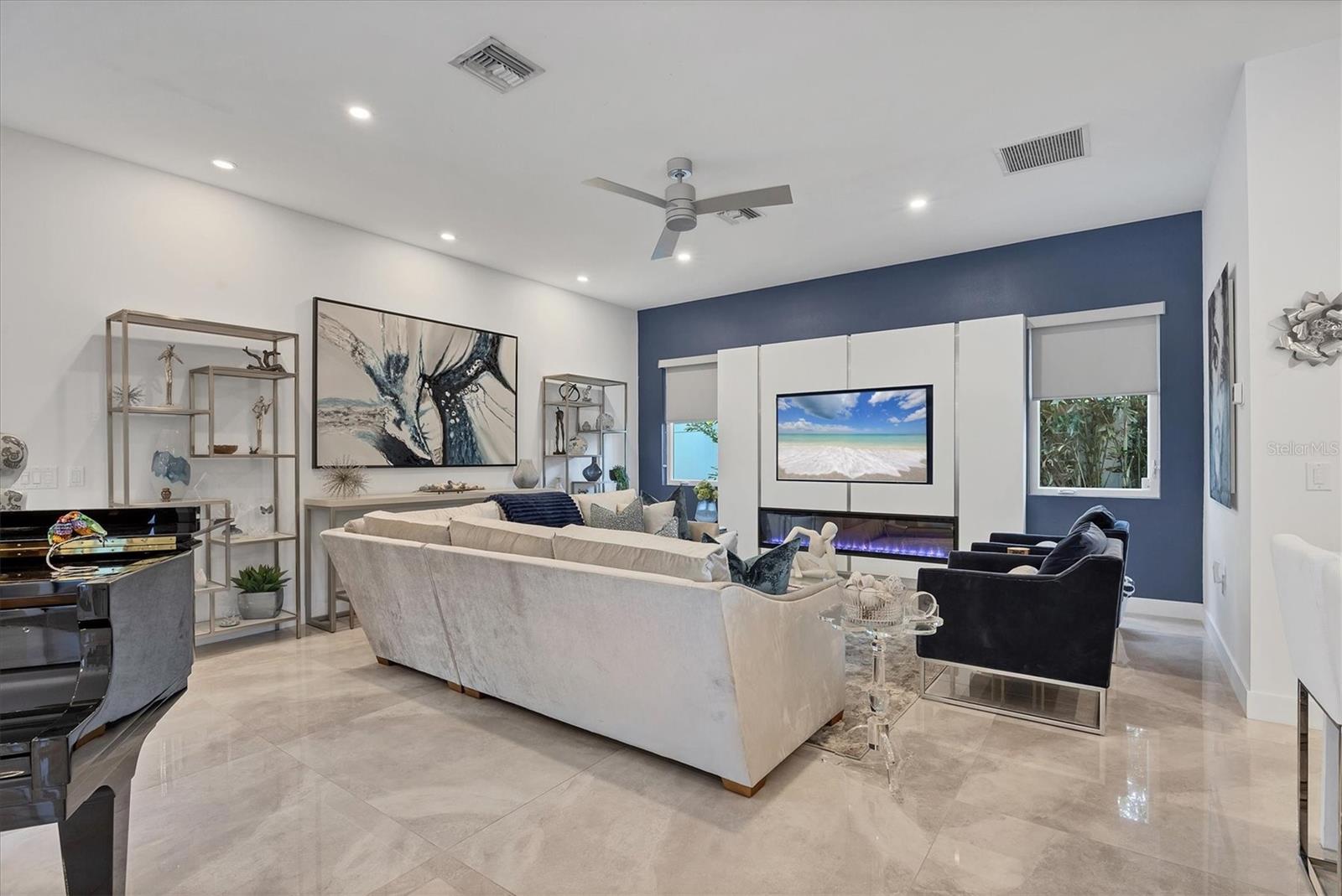 Image 15 of 79 For 2711 Blossom Drive