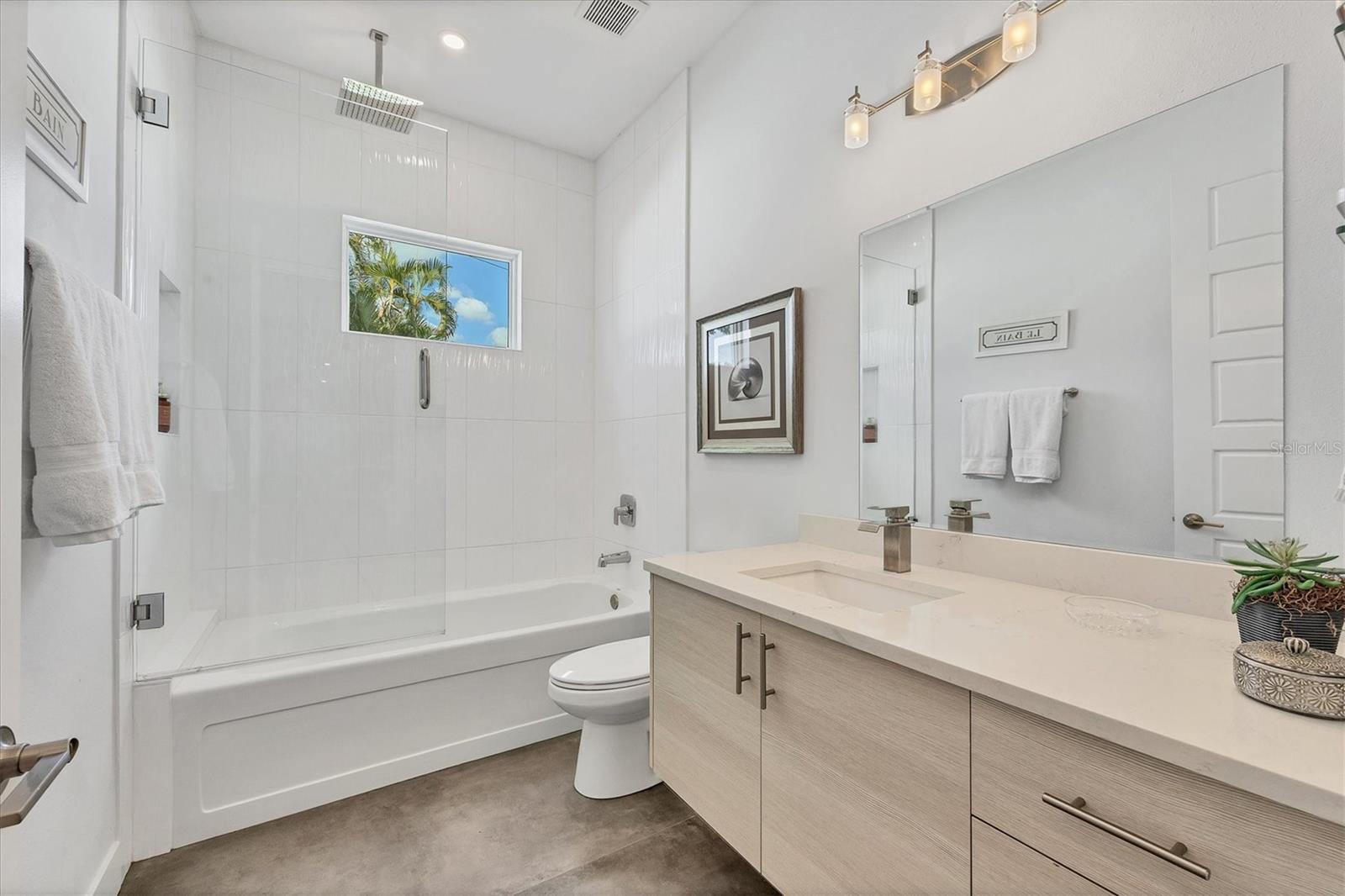 Image 28 of 79 For 2711 Blossom Drive