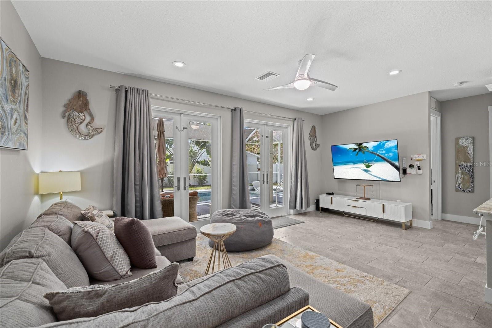 Image 13 of 32 For 279 Avalon Road